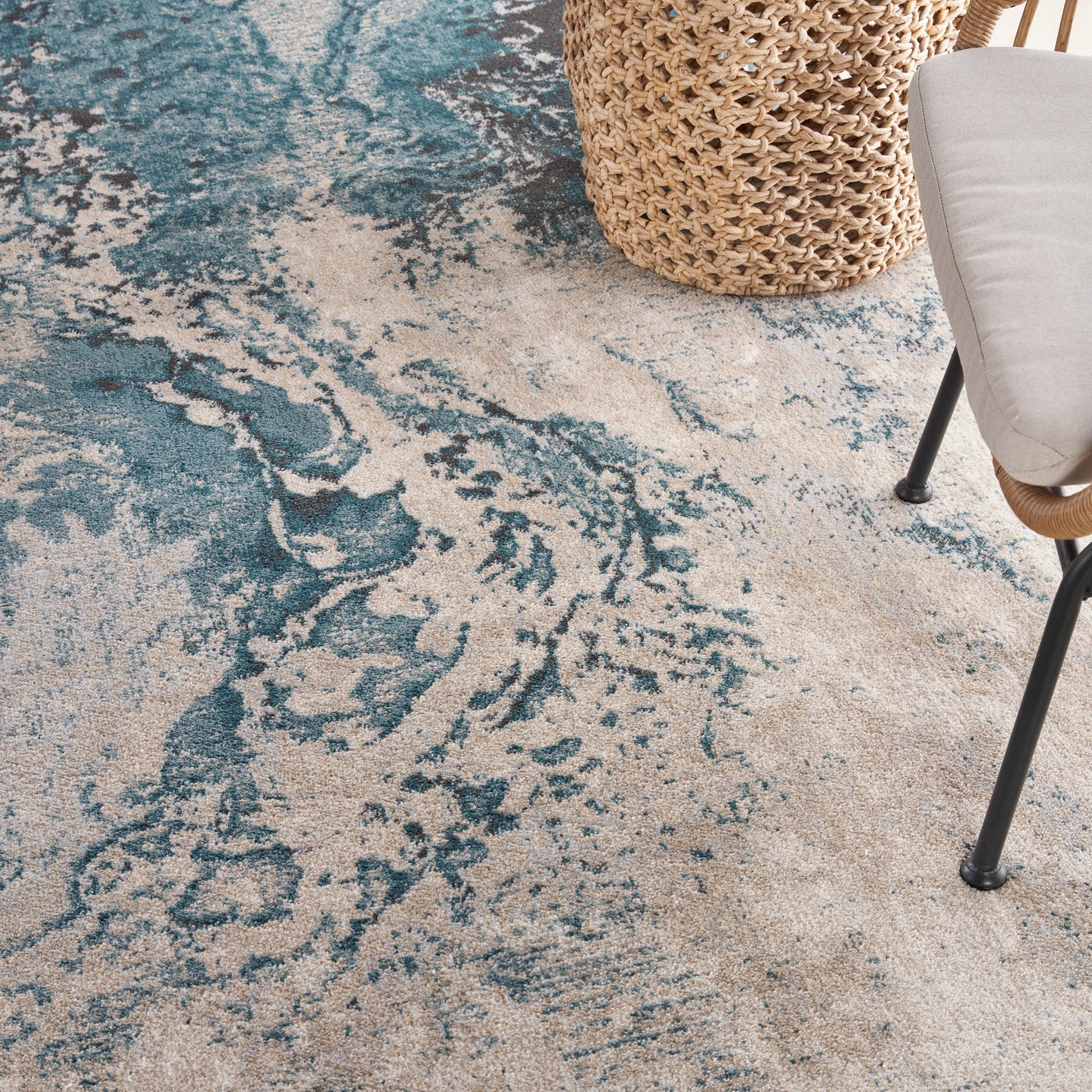 Nourison Maxell 7'10" x 10'6" Ivory/Teal Modern Indoor Rug