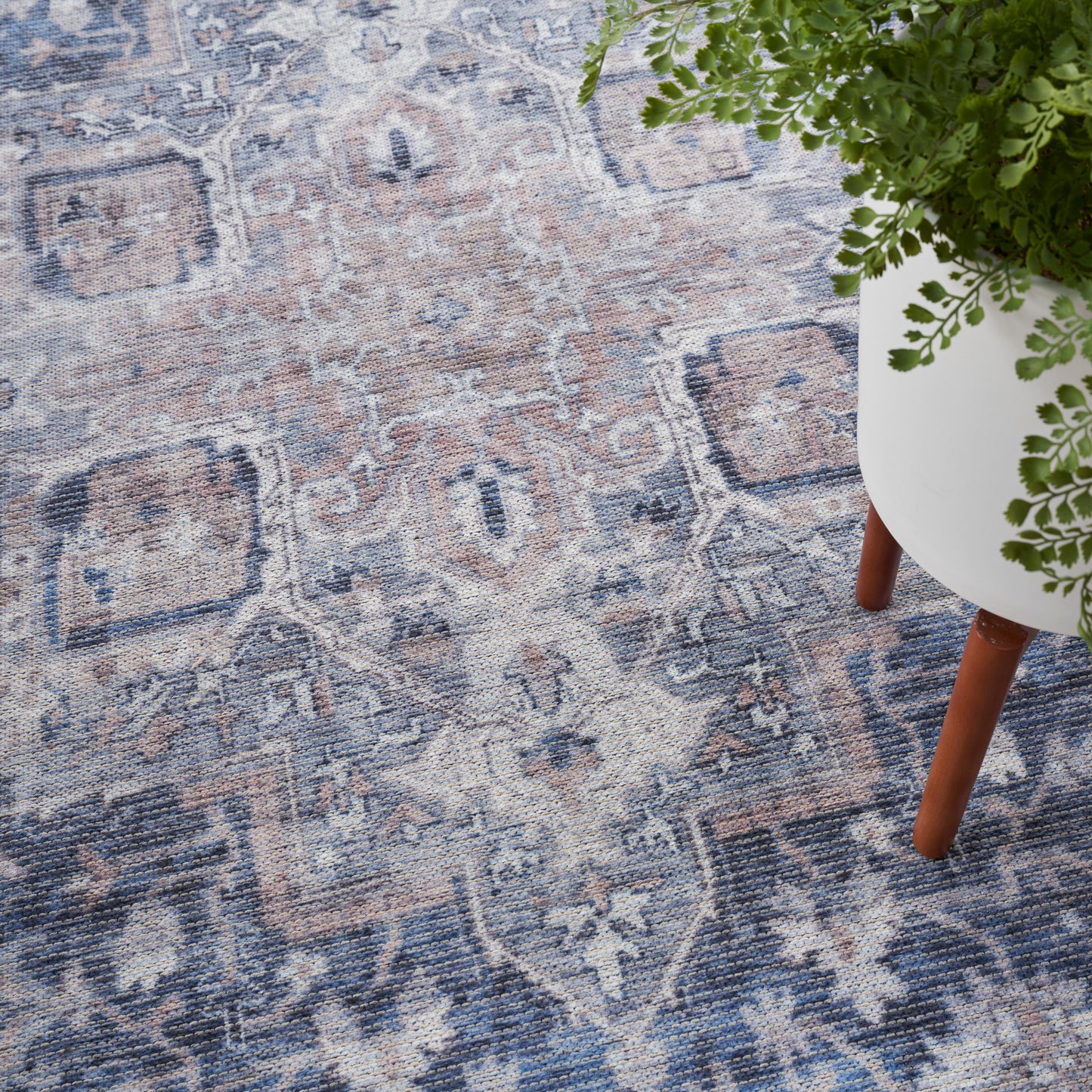 Nourison New Concept Washables 2' x 3'9" Ivory Navy Vintage Indoor Rug