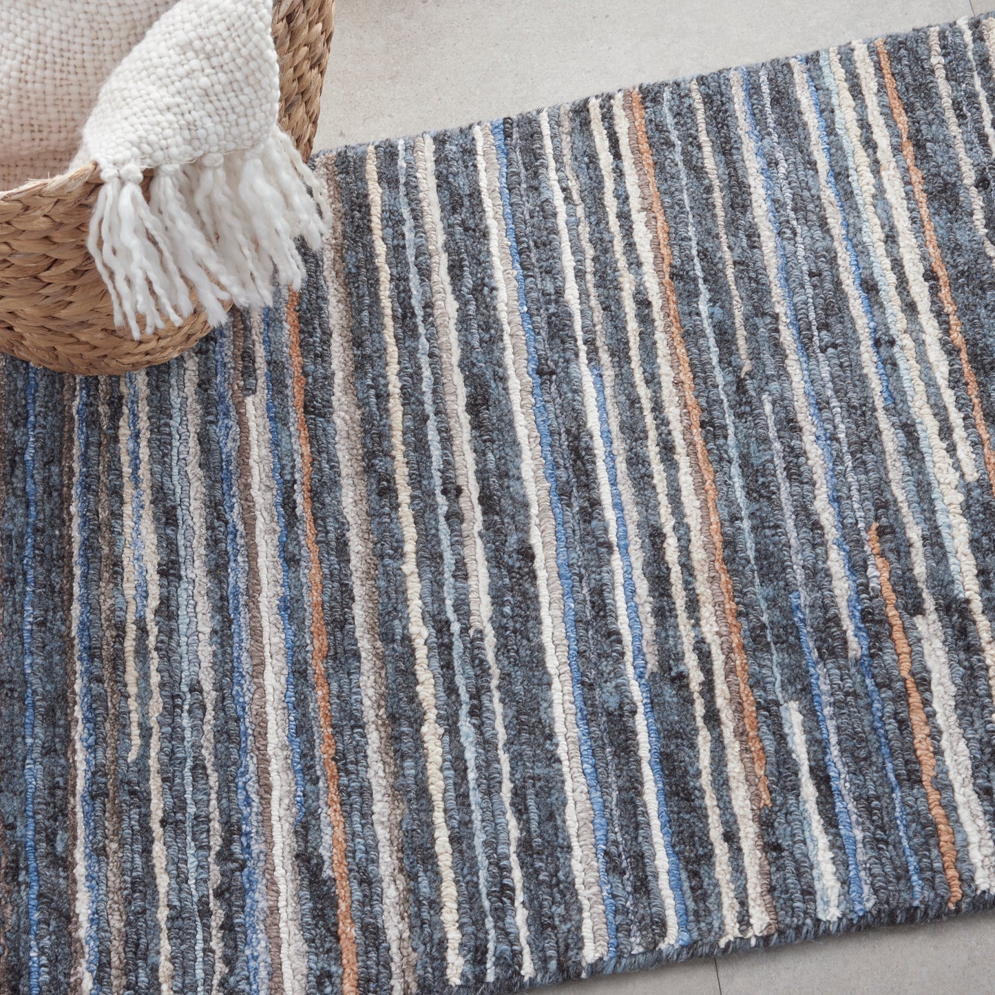 Nourison Plateau 2' x 3' Blue Modern Indoor Rug