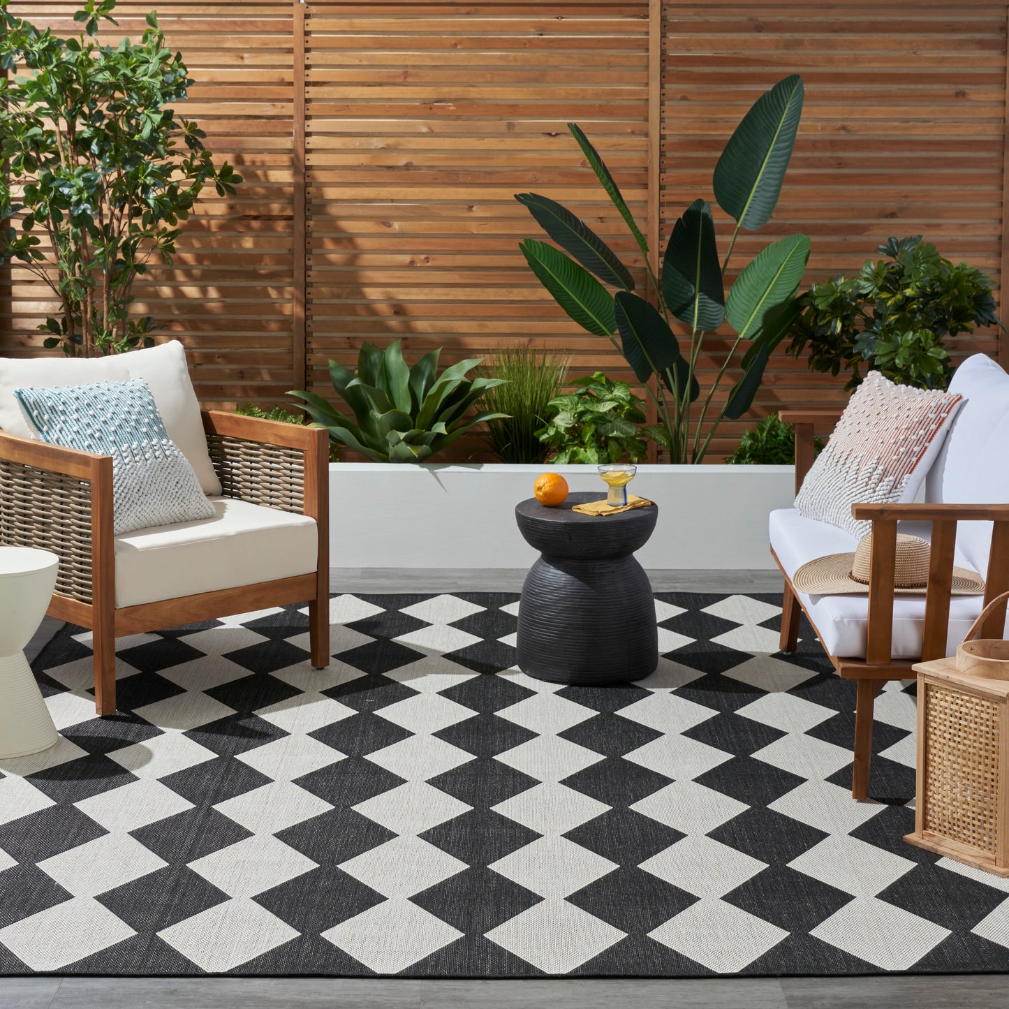 Nourison Positano 5' x 7' Black Modern Rug