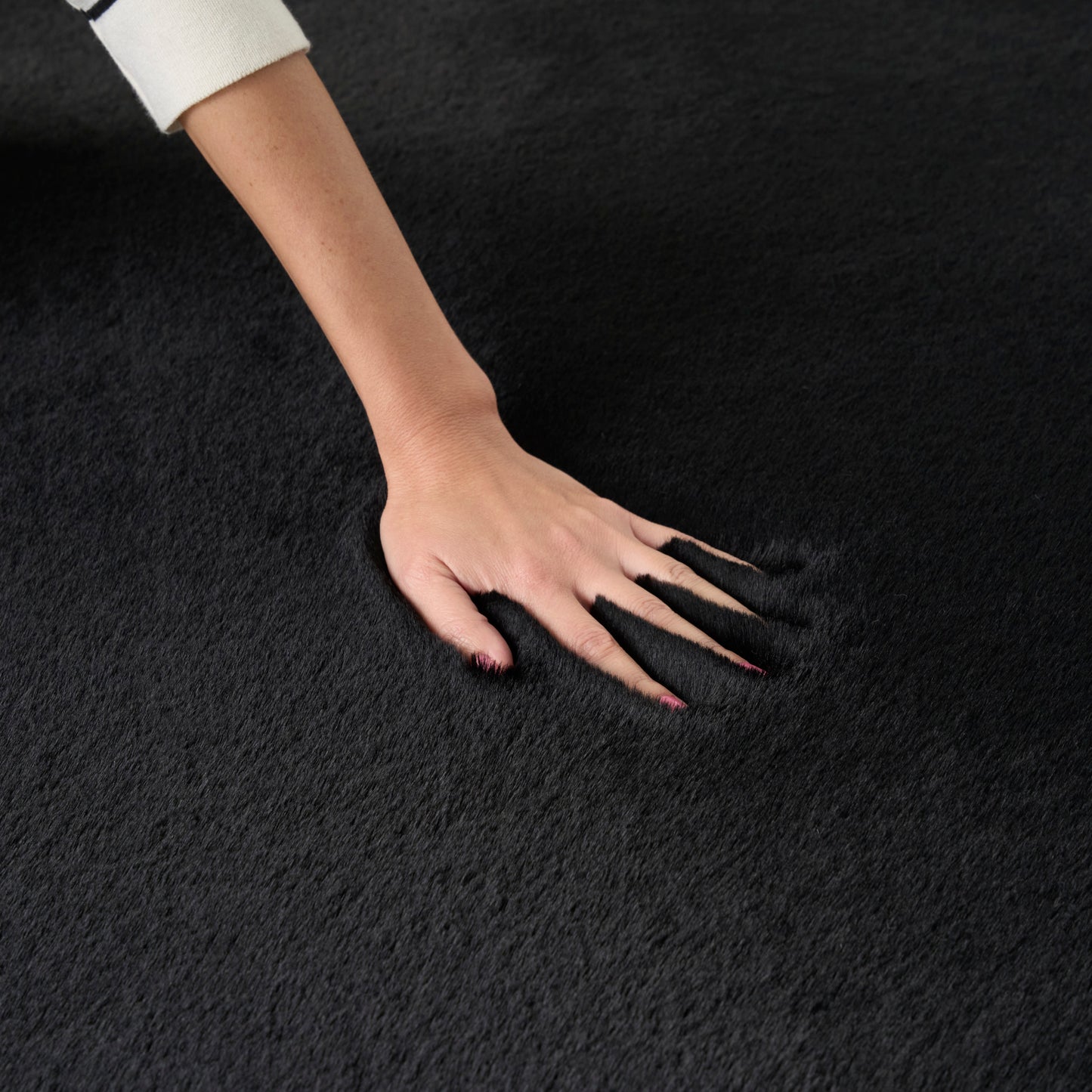 Nourison Soft Plush Rabbit Fur 4' x 6' Black Contemporary Indoor Rug
