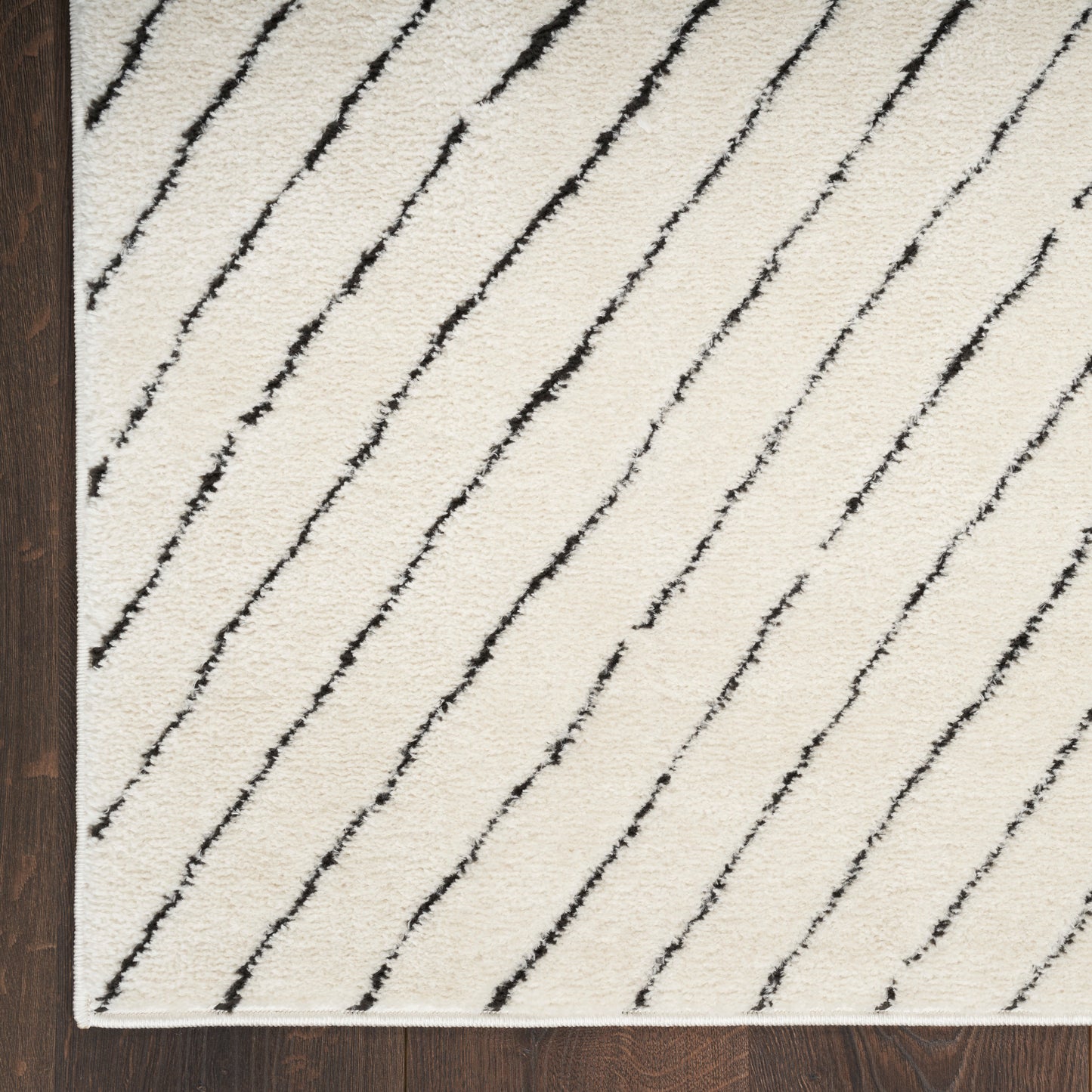 Nourison Modern Comfort 5'3" x 7' Ivory Black Scandinavian Indoor Rug