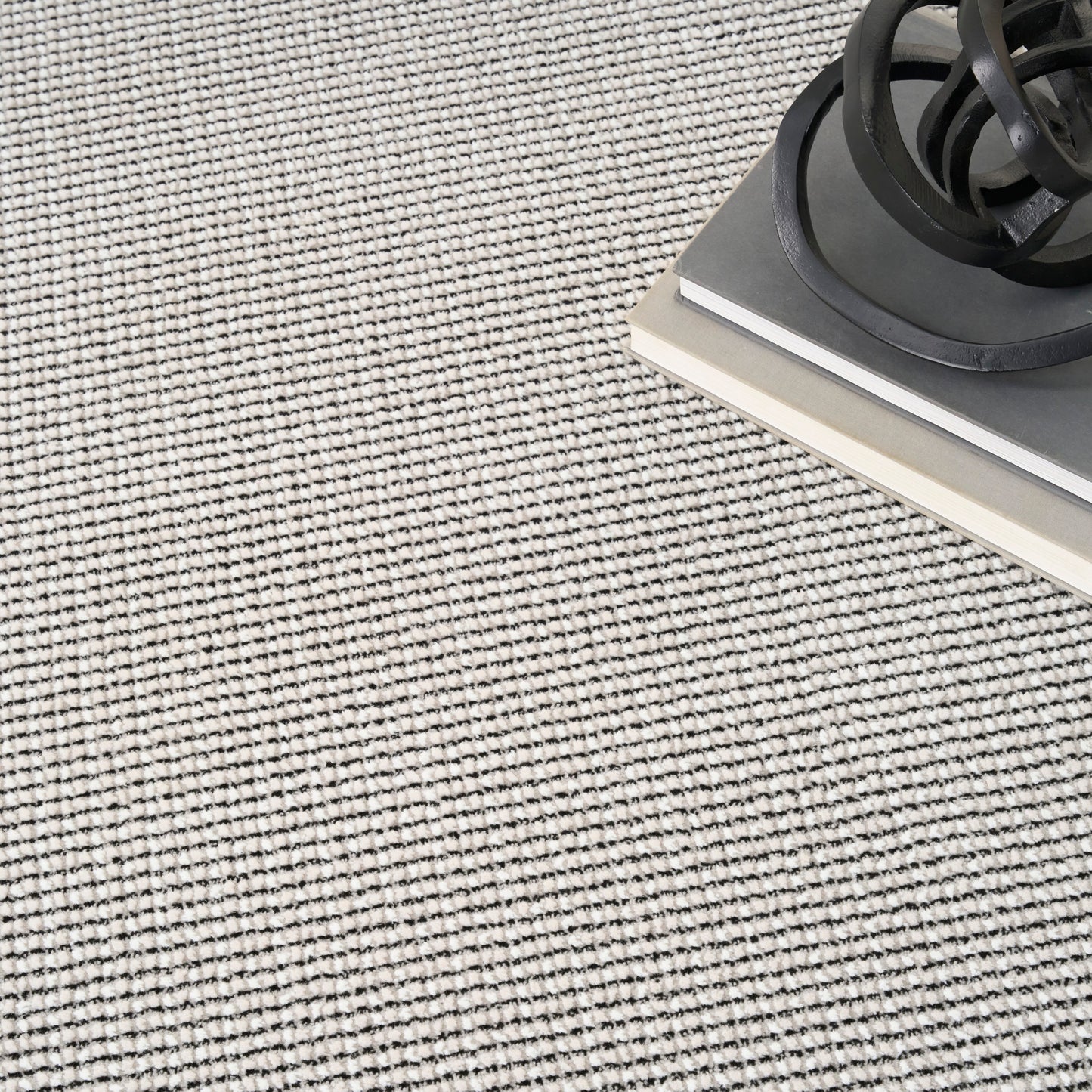 DKNY Atlantic Avenue 5'3" x 7'3" Ivory Black Modern Indoor Rug