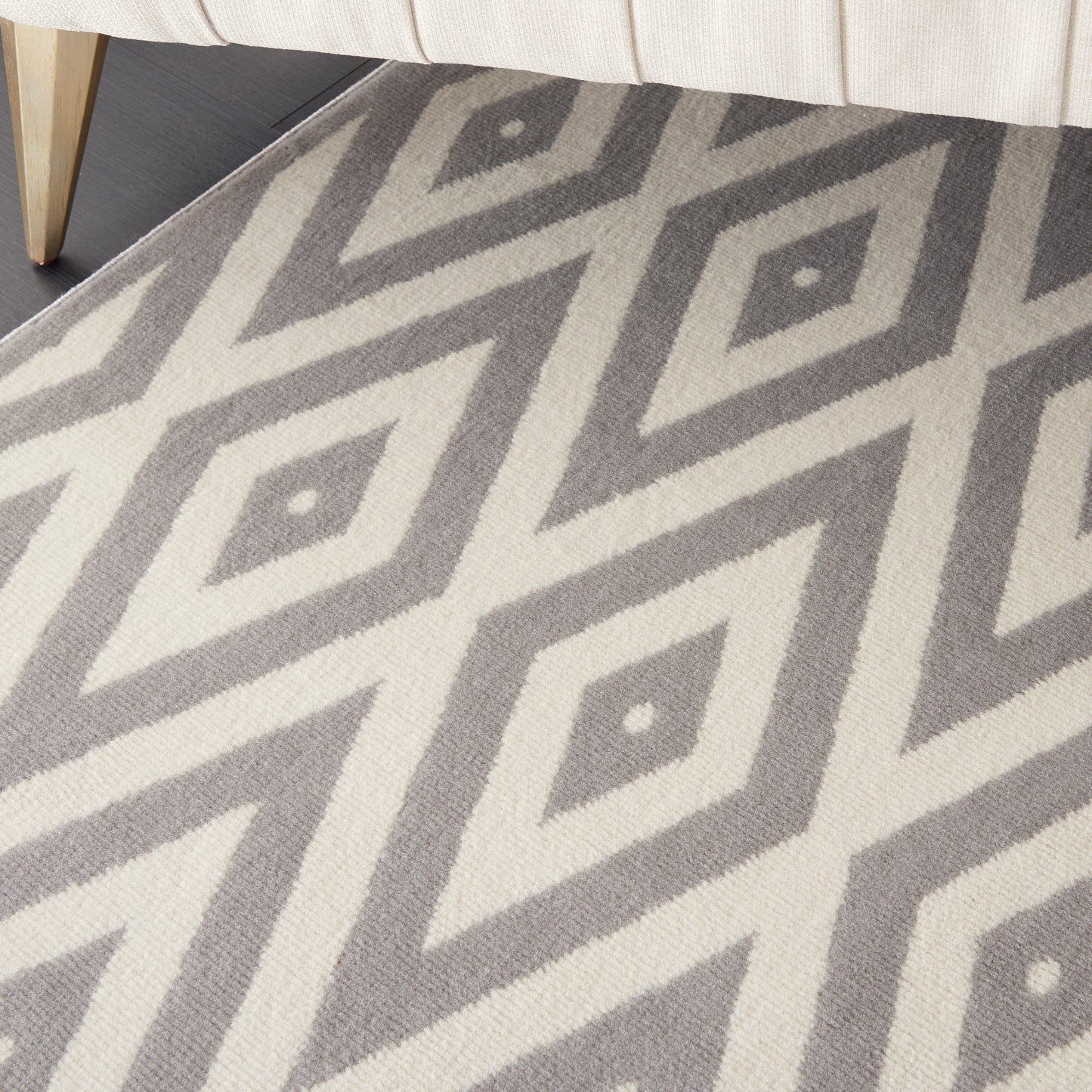 Nourison Grafix 7'10" x 9'10" White/Grey Mid-Century Modern Indoor Rug