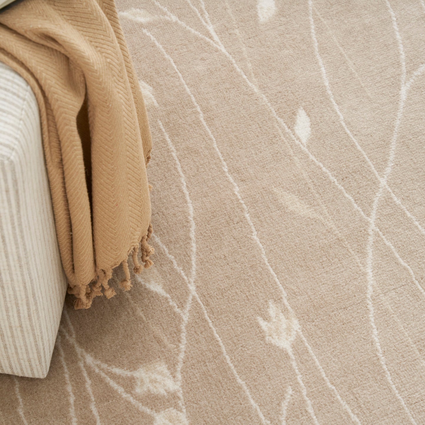 Nourison Grafix 6' x 9' Beige Modern Indoor Rug