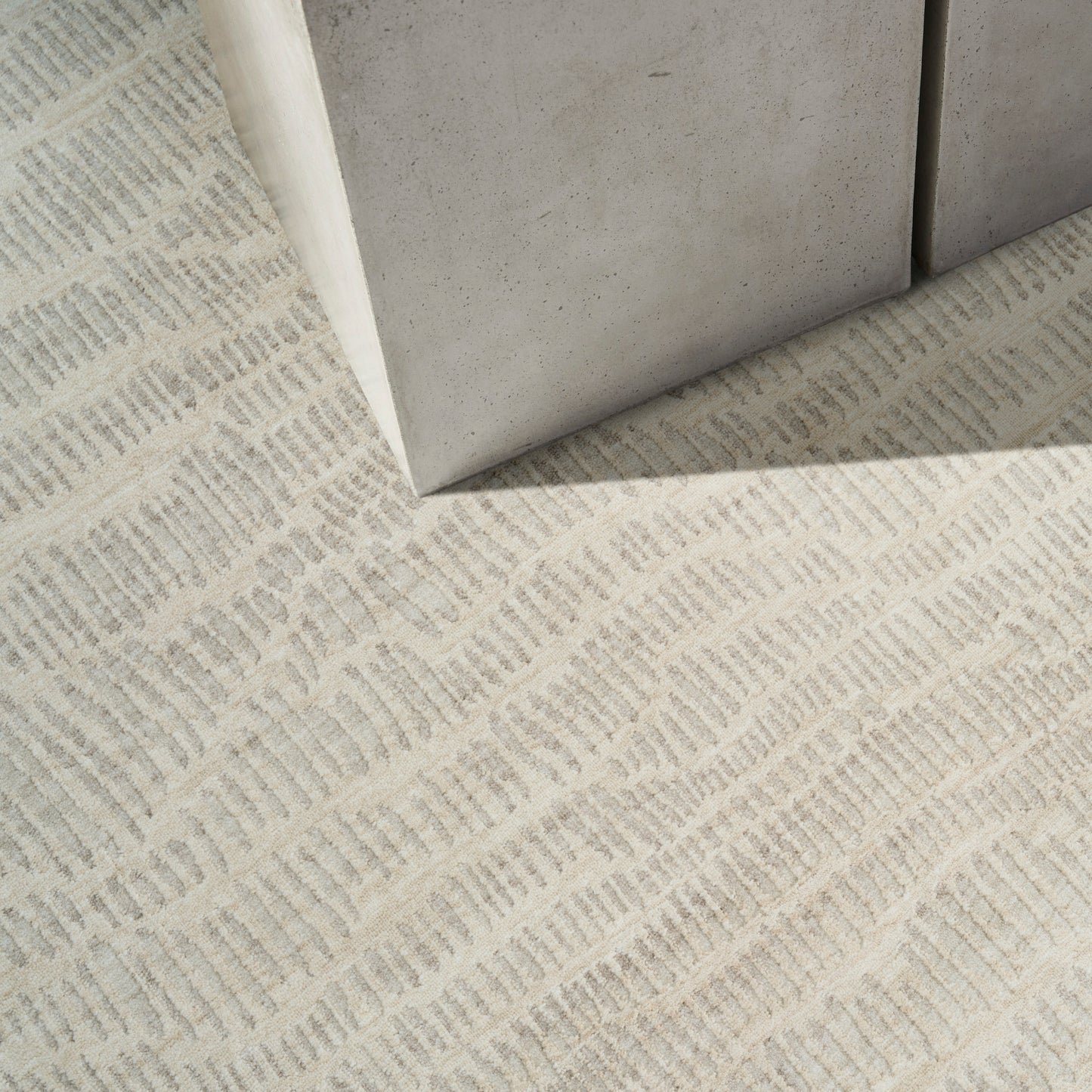 Calvin Klein CK079 Notes 3'11" x 5'11" Ivory Silver Modern Indoor Rug