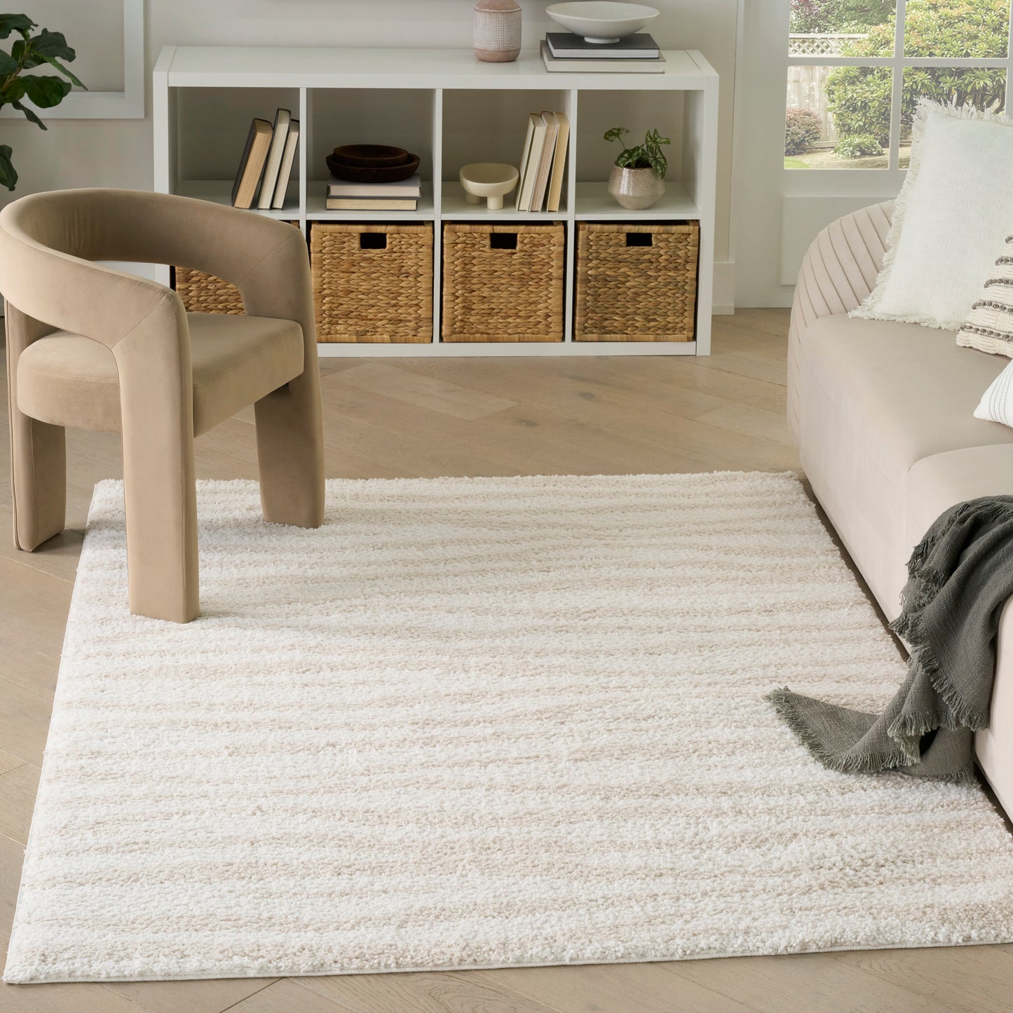 Nourison Modern Shag 3'11" x 5'11" Ivory Beige Modern Indoor Rug