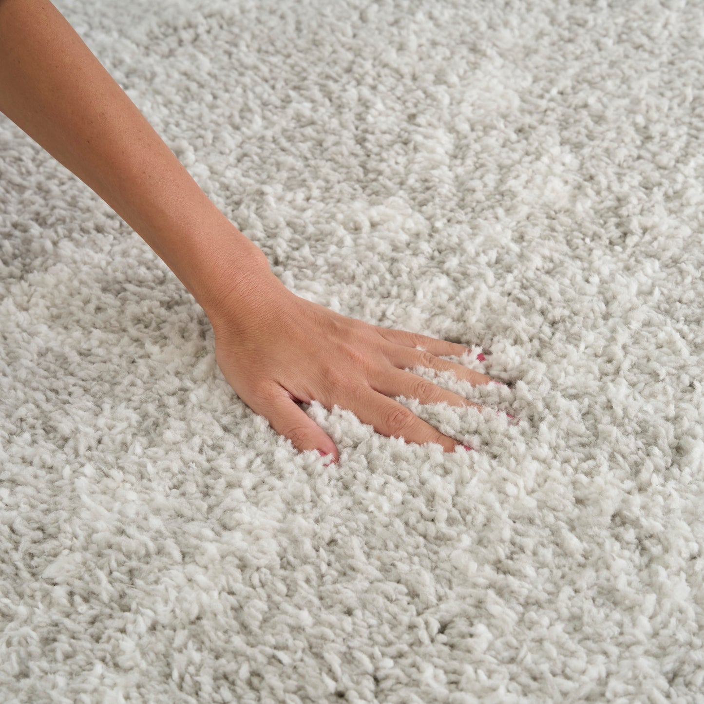 Nourison Modern Shag 5'3" x 7' Grey Ivory Modern Indoor Rug