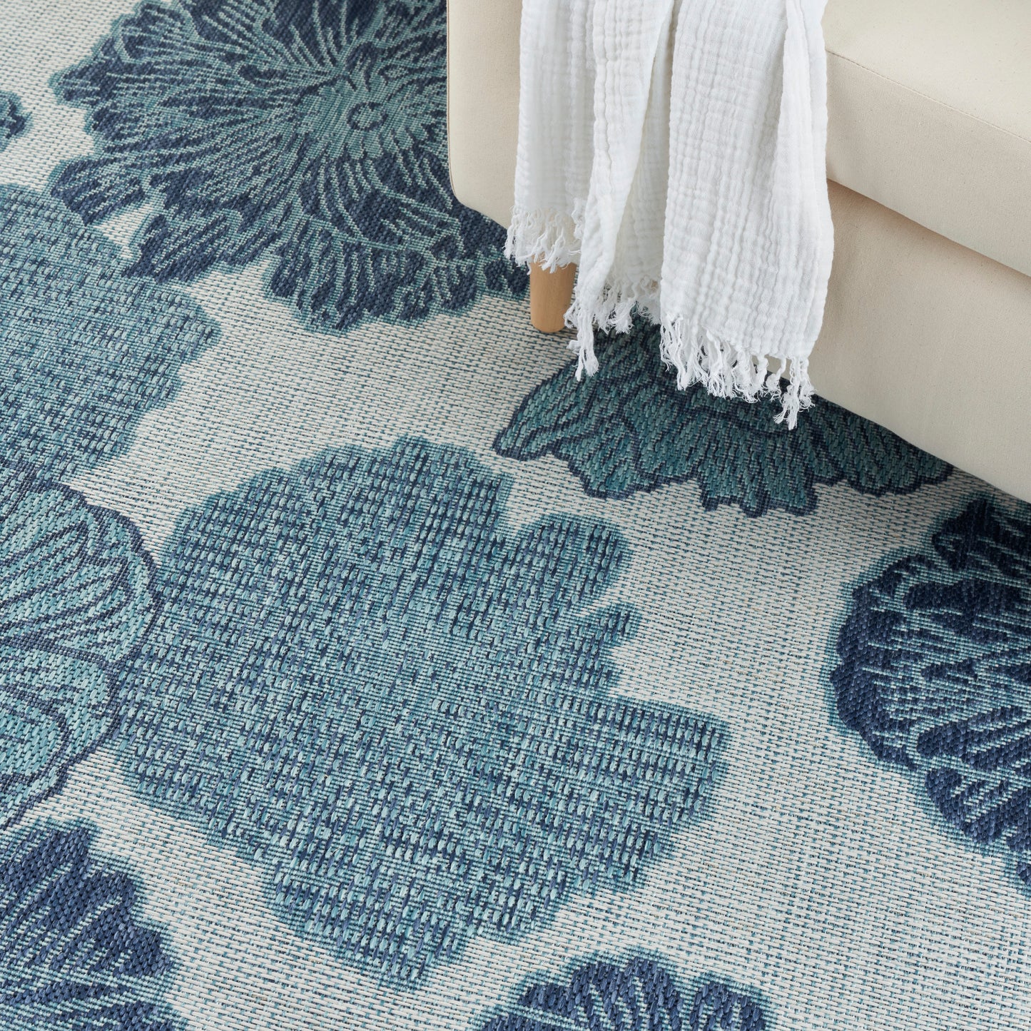 Nourison Garden Oasis 4' x 6' Blue Tropical Rug