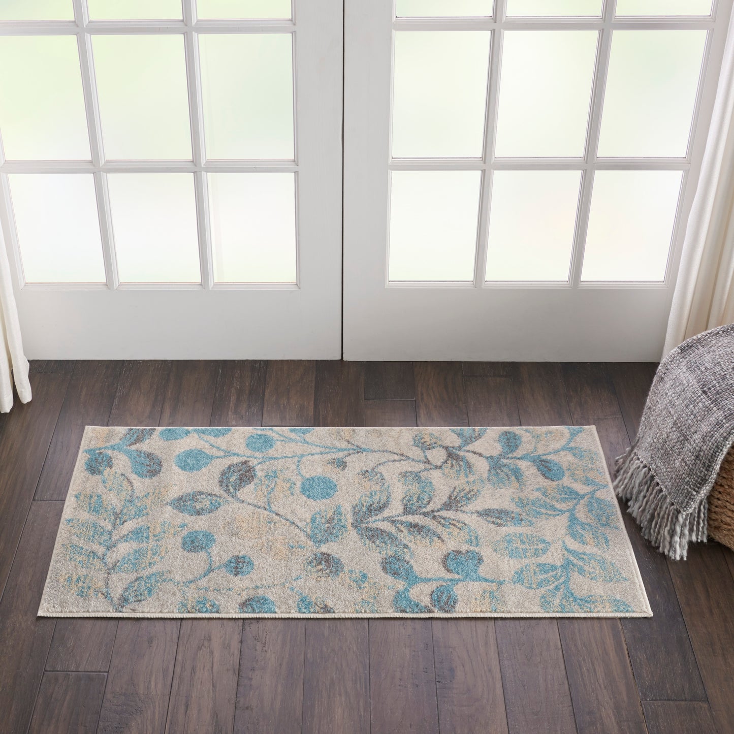 Nourison Tranquil 2' x 4' Ivory/Turquoise Farmhouse Indoor Rug