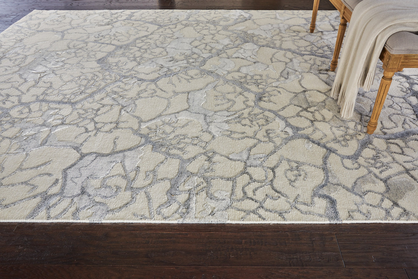 Nourison Divine 9'9" x 13'9" Ivory Modern Indoor Rug