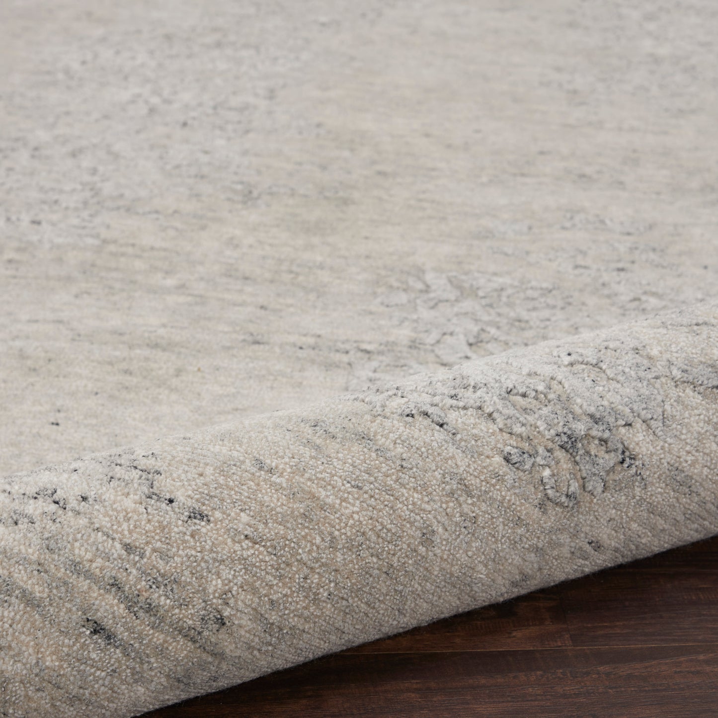 Nourison Silk Shadows 7'9" x 9'9" Ivory Silver Vintage Indoor Rug