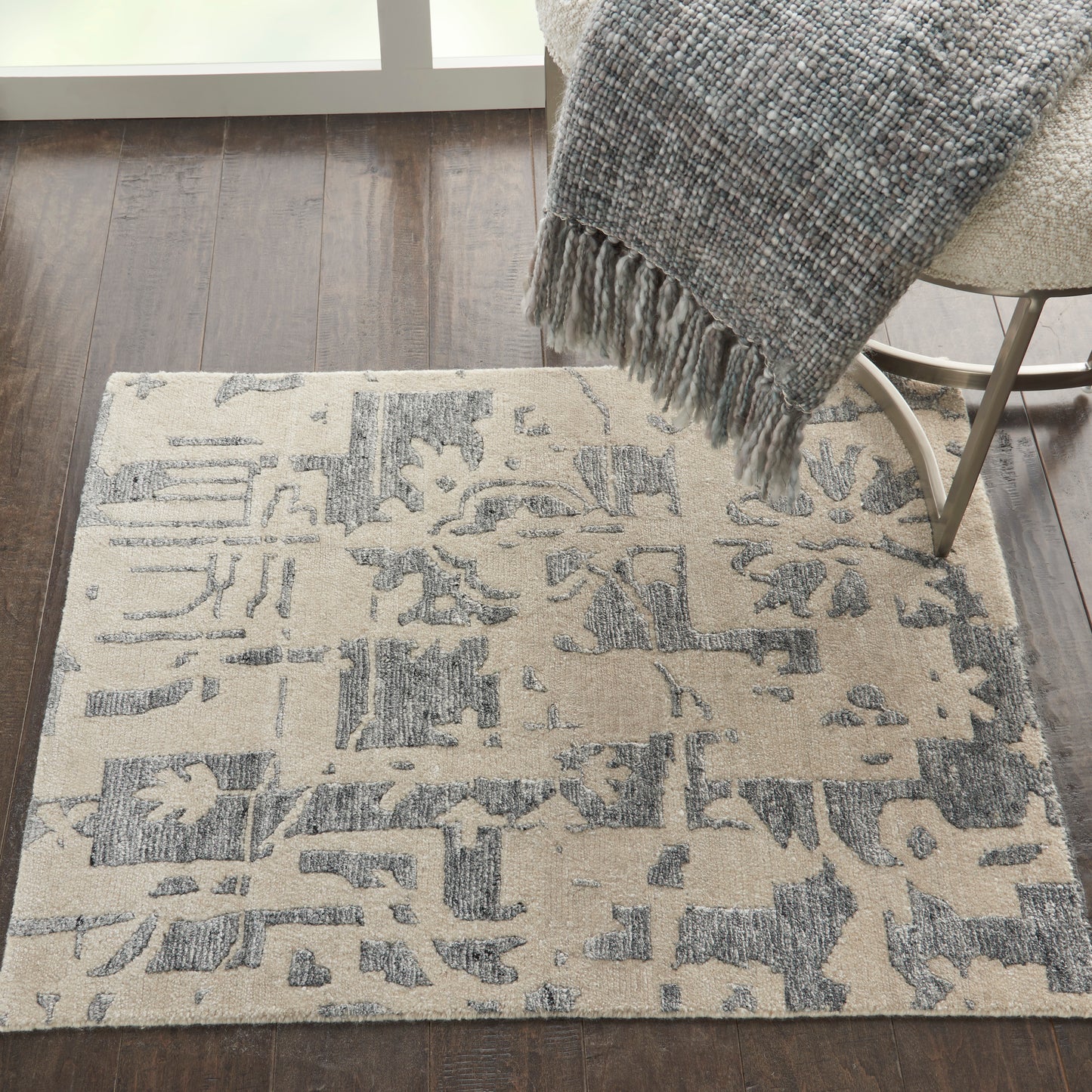 Nourison Silk Shadows 2' x 3' Ivory Grey Modern Indoor Rug