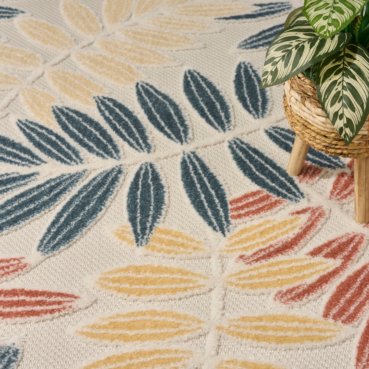 Nourison Aloha 3'6" x 5'6" Ivory Blue Modern Rug