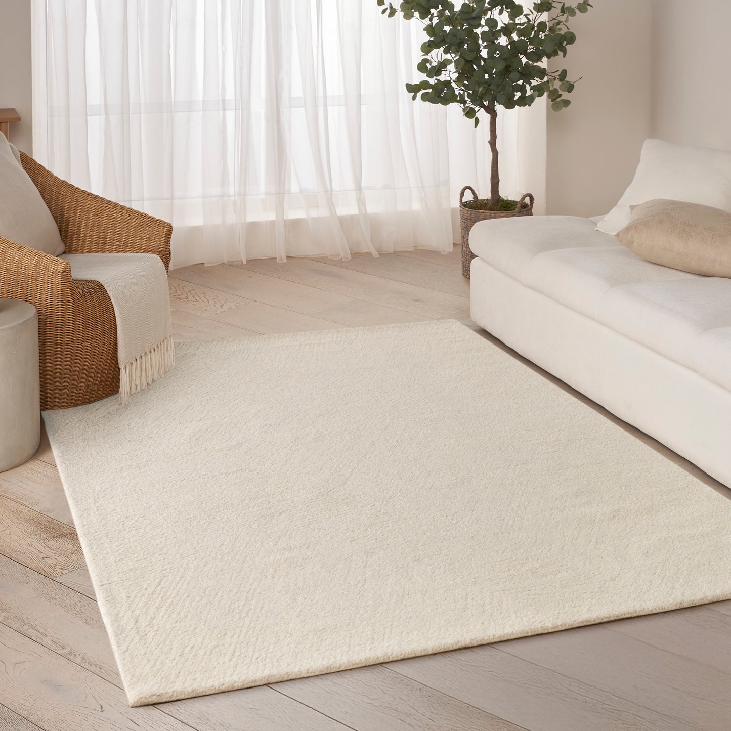 DKNY Pure Angles 3'9" x 5'9" Ivory Modern Indoor Rug