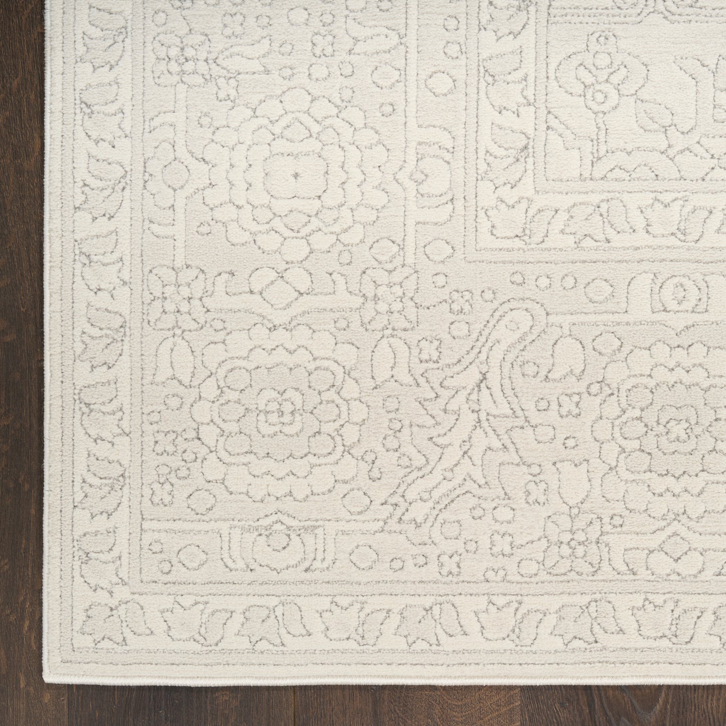 Nourison Grace 5'3" x 7'3" Ivory Light Grey Vintage Indoor Rug
