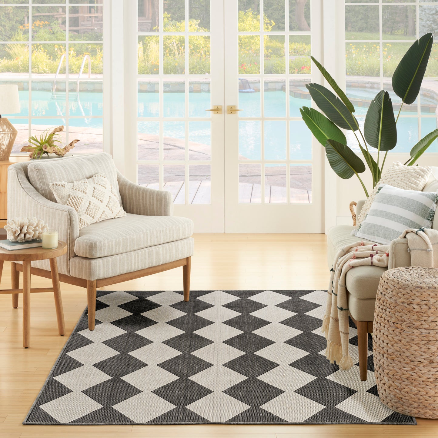 Nourison Positano 4' x 6' Black Modern Rug