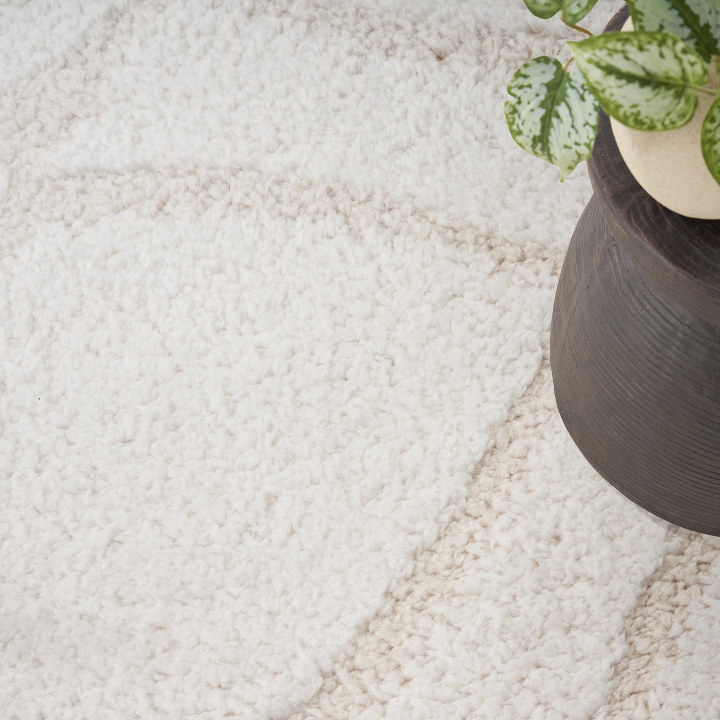 Nourison Modern Shag 5'3" x 7' Ivory Beige Modern Indoor Rug