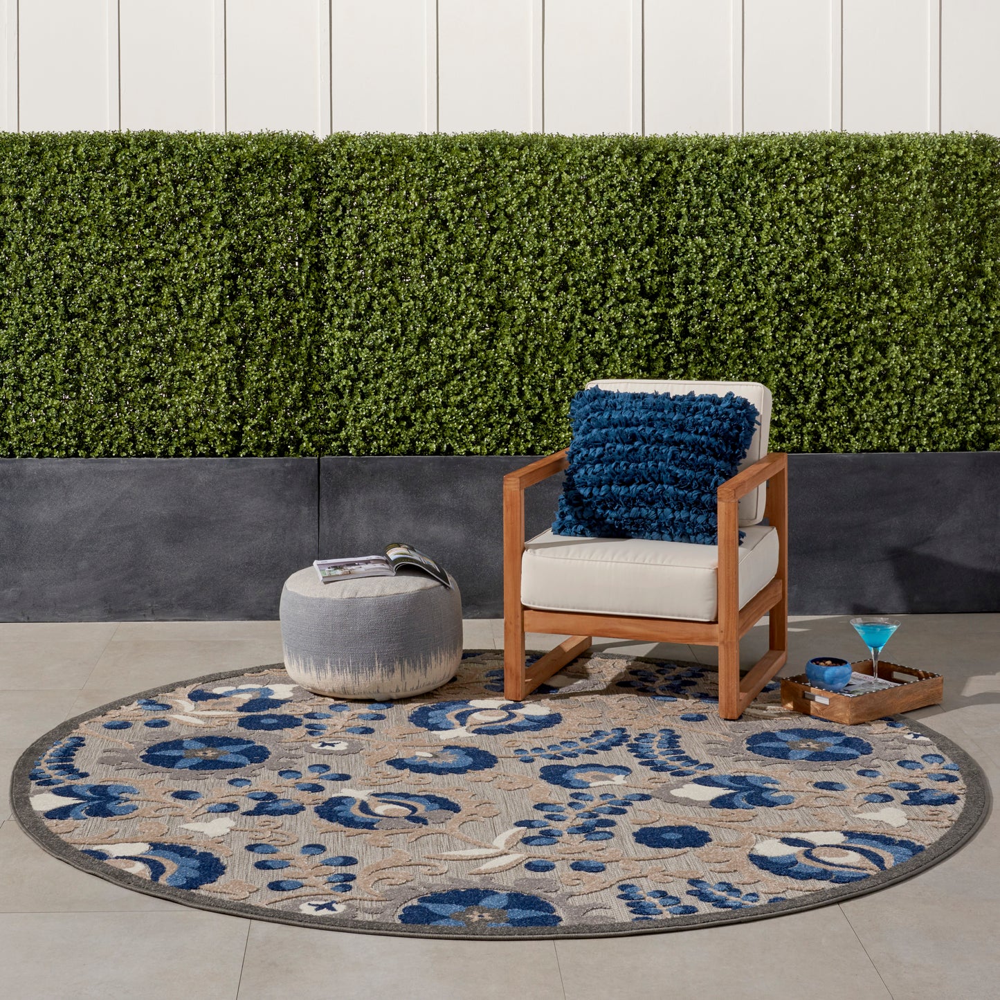 Nourison Aloha 7'10" x Round Natural Blue Farmhouse Rug