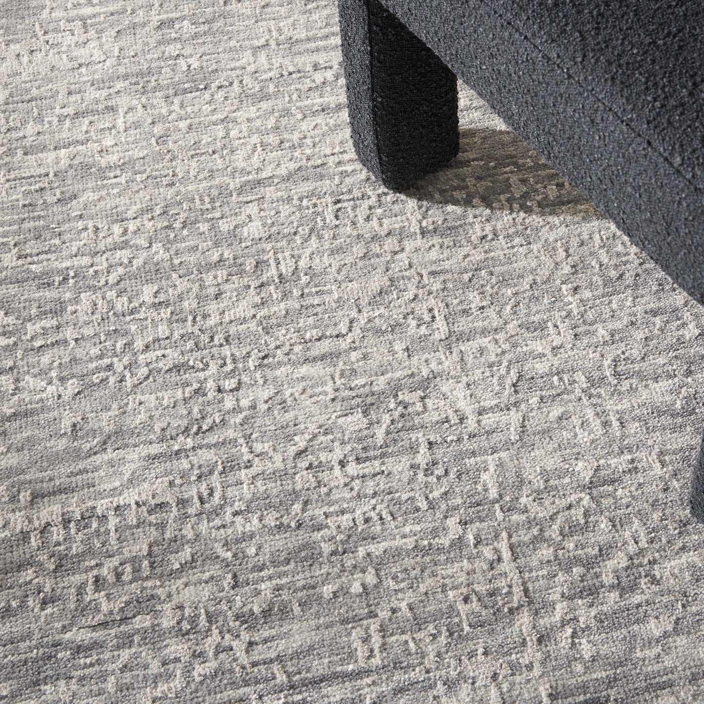 Nourison Luna 7'9" x 9'9" Grey Silver Modern Indoor Rug