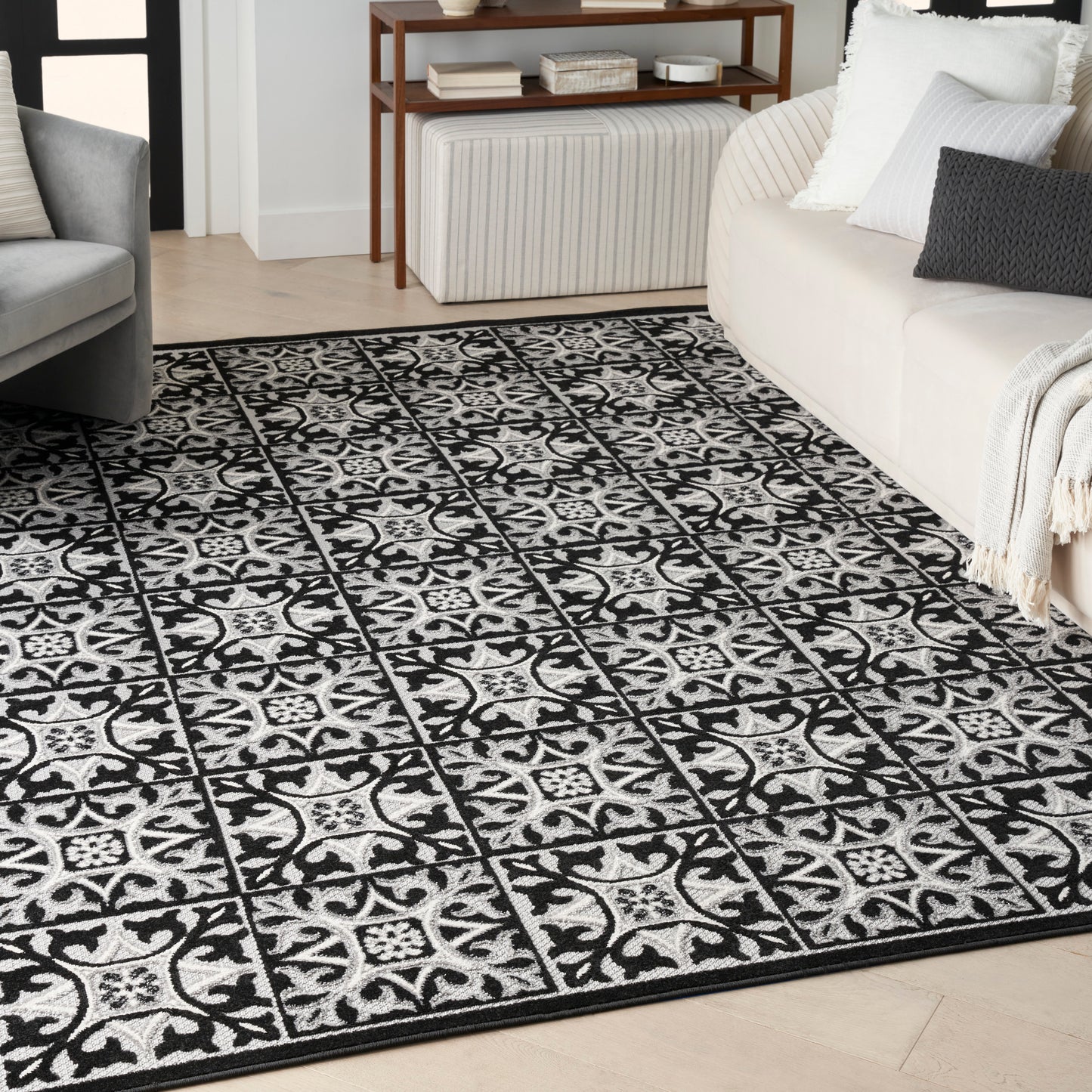 Nourison Aloha 5'3" x 7'5" Black White Contemporary Rug