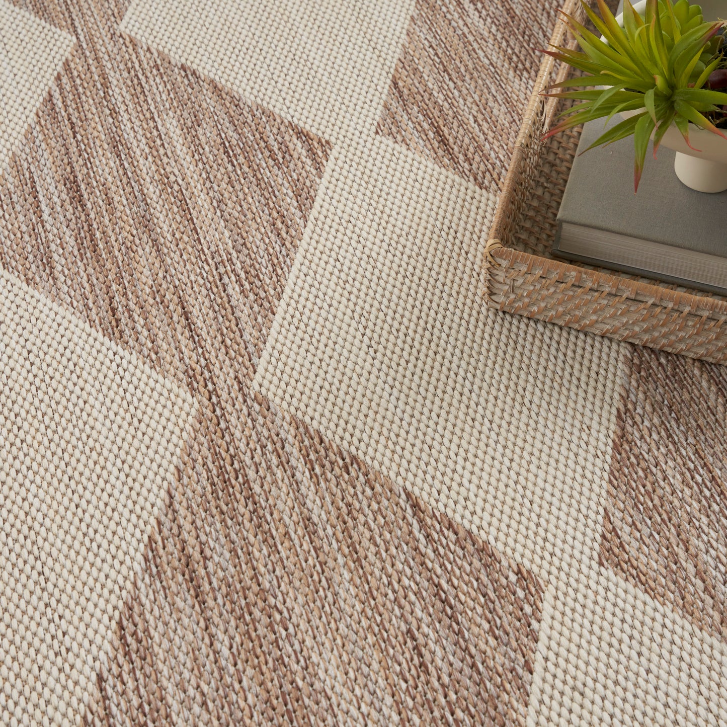 Nourison Positano 5' x 7' Beige Modern Rug