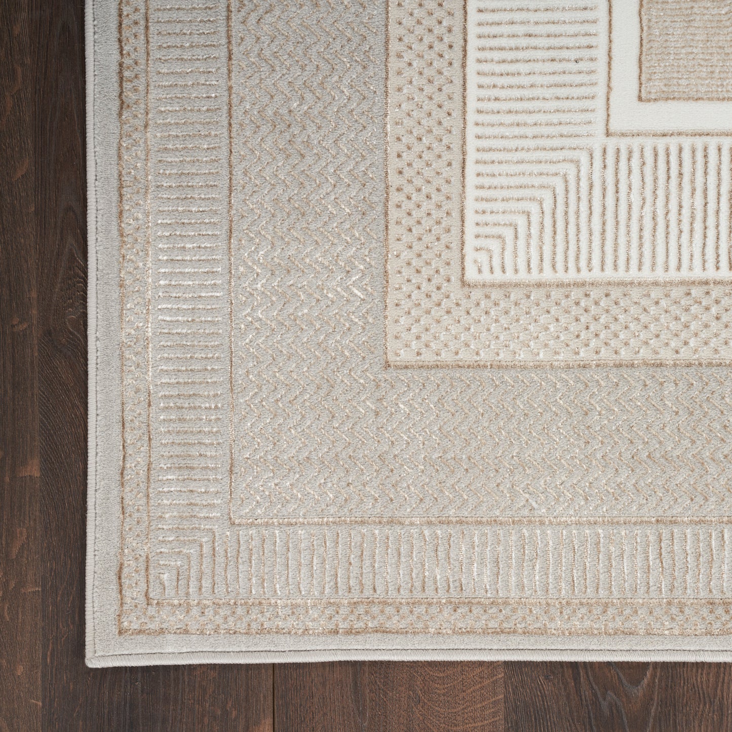 Nourison Glitz 3'11" x 5'11" Ivory Modern Indoor Rug