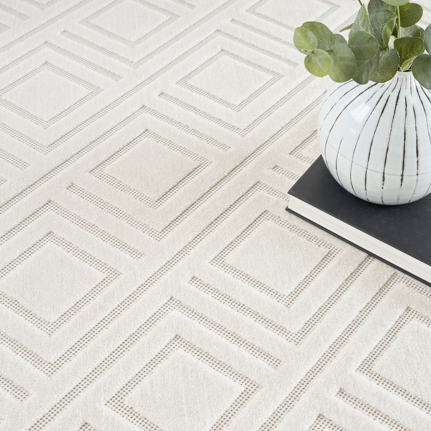 Nourison Care Free 3'11" x 5'11" Ivory Modern Indoor Rug