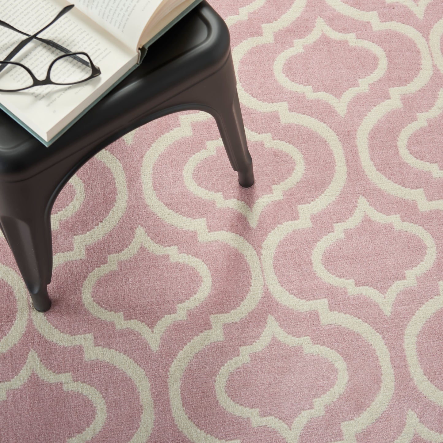 Nourison Jubilant 5'3" x 7'3" Pink Contemporary Indoor Rug