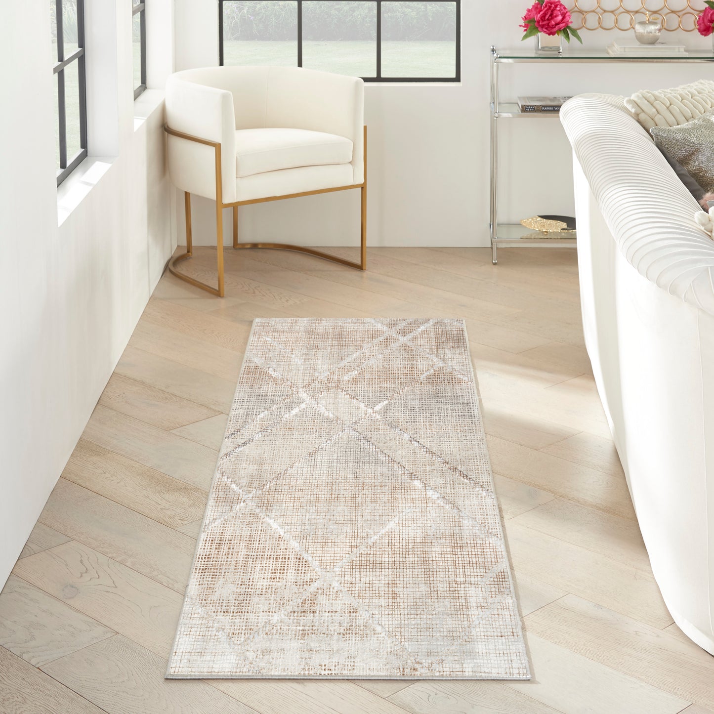 Inspire Me! Home Décor Iliana 2'3" x 7'6" Grey Mocha Modern Indoor Rug