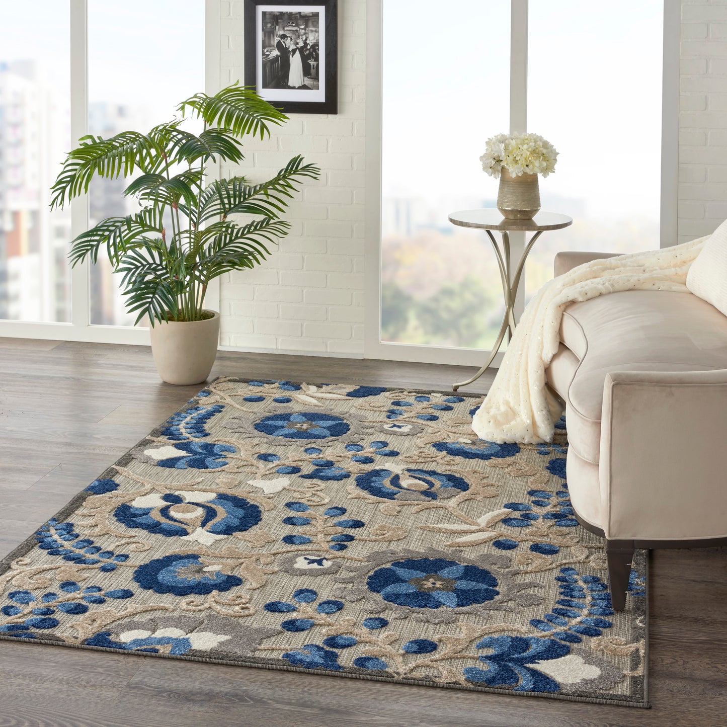 Nourison Aloha 6' x 9' Natural Blue Farmhouse Rug