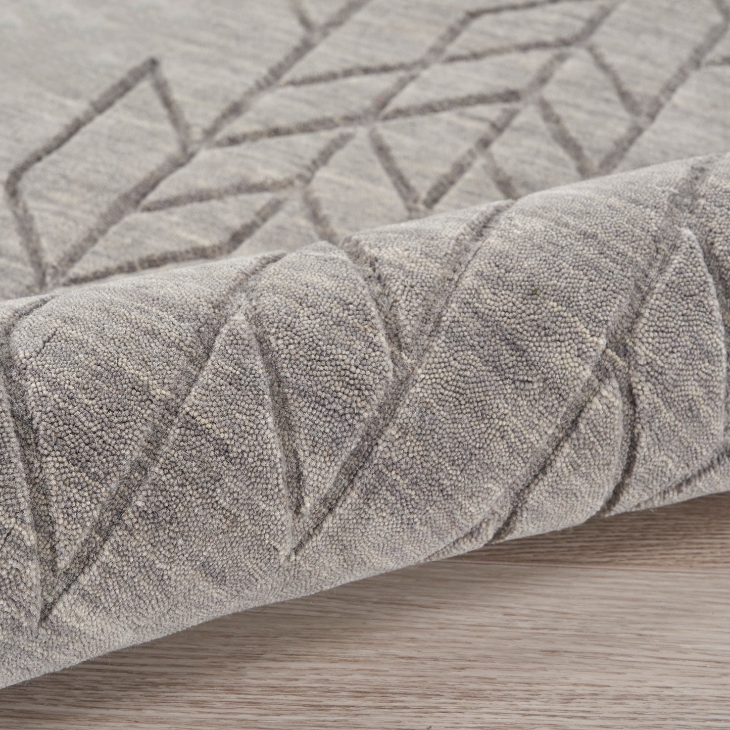 Nourison Alessia 2' x 3' Grey Modern Indoor Rug