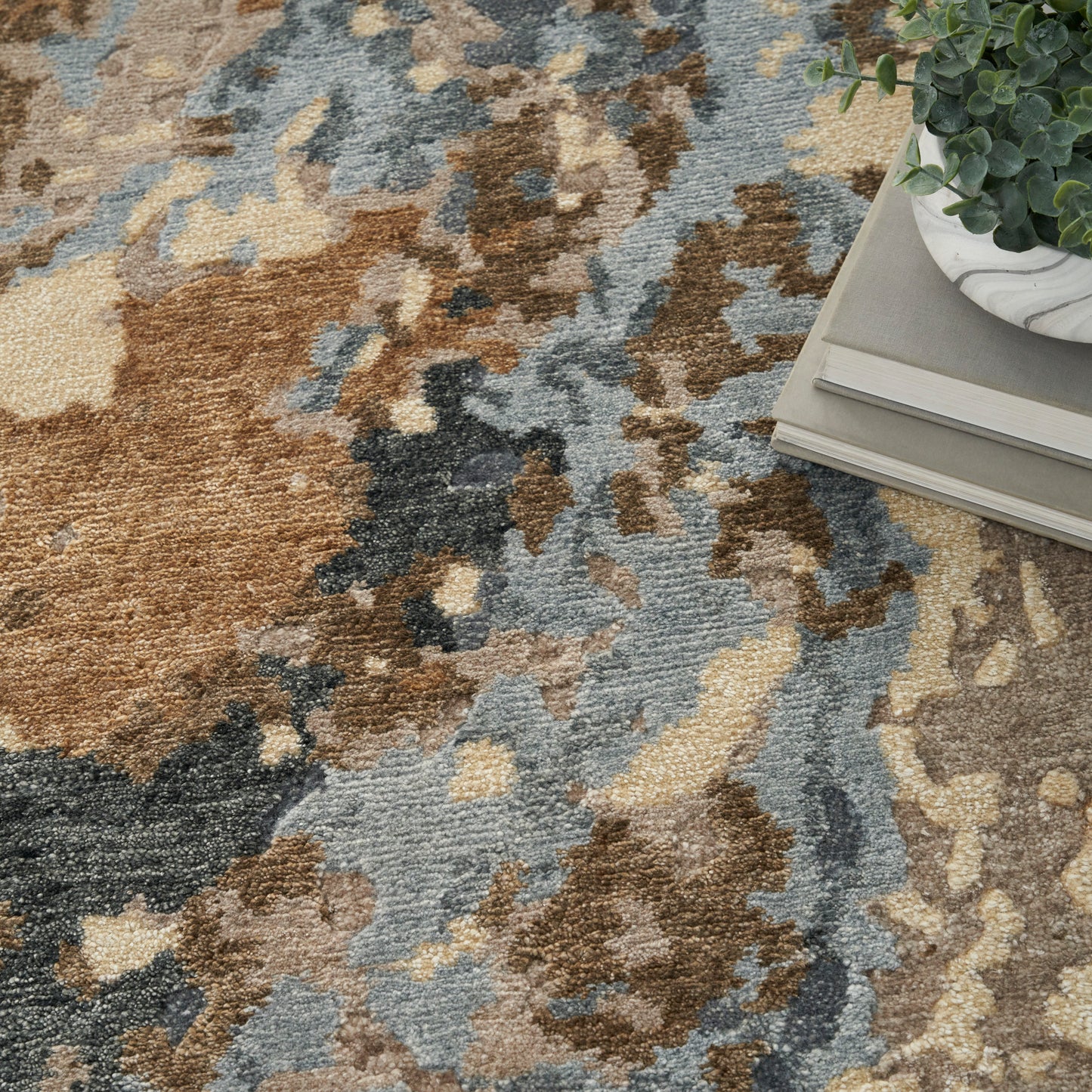 Nourison Silk Shadows 5'6" x 7'5" Beige Blue Modern Indoor Rug