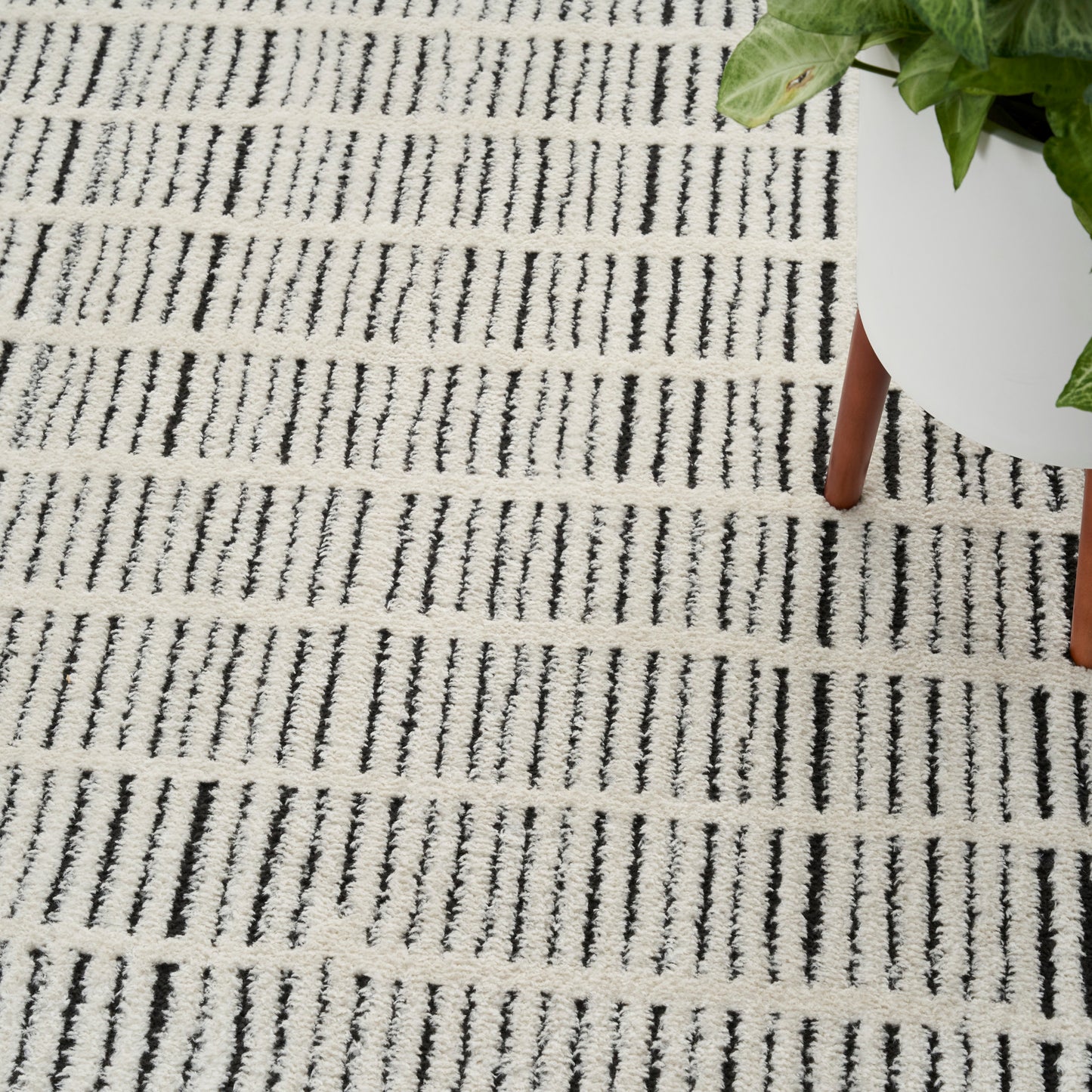 Nourison Modern Comfort 5'3" x 7' Ivory Black Scandinavian Indoor Rug