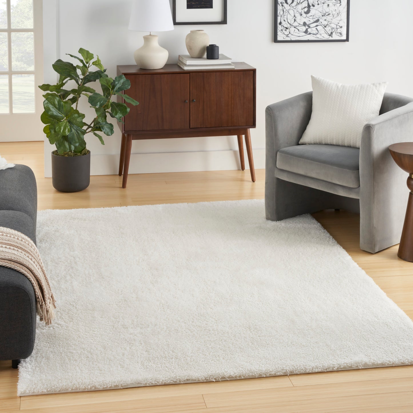 Nourison Pacific Shag 7'10" x 9'10" Ivory Shag Indoor Rug