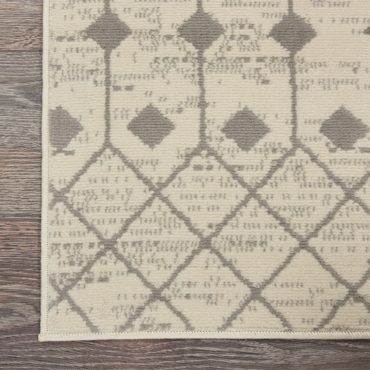 Nourison Grafix 2'3" x 10' Ivory/Grey Bohemian Indoor Rug