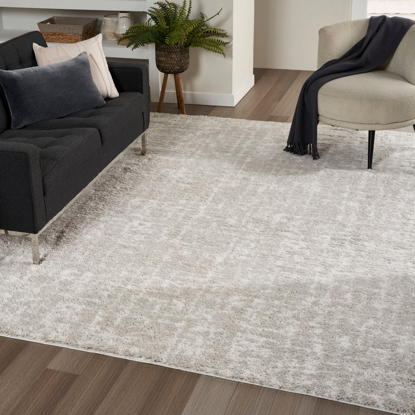 Nourison Modern Shag 7'10" x 9'10" Grey Ivory Modern Indoor Rug