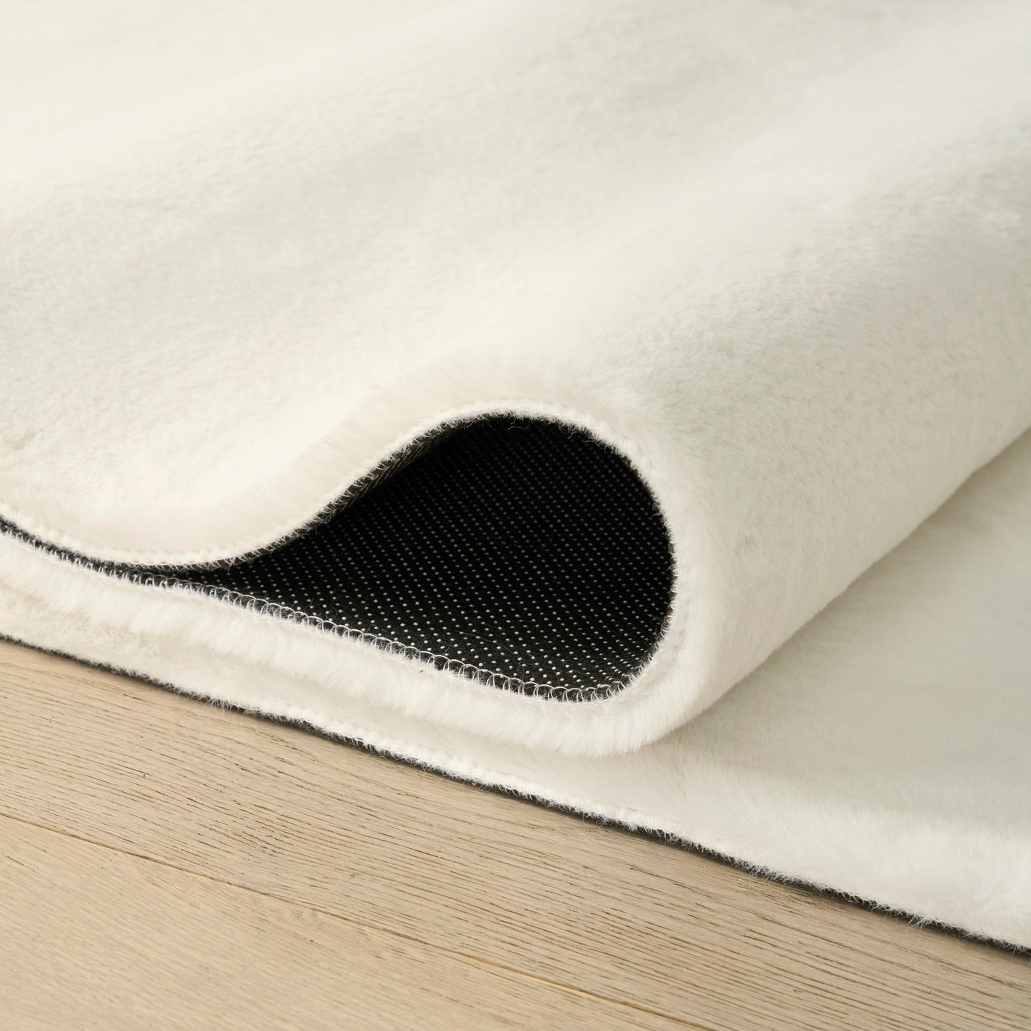 Nourison Soft Plush Rabbit Fur 5' x 7' White Contemporary Indoor Rug