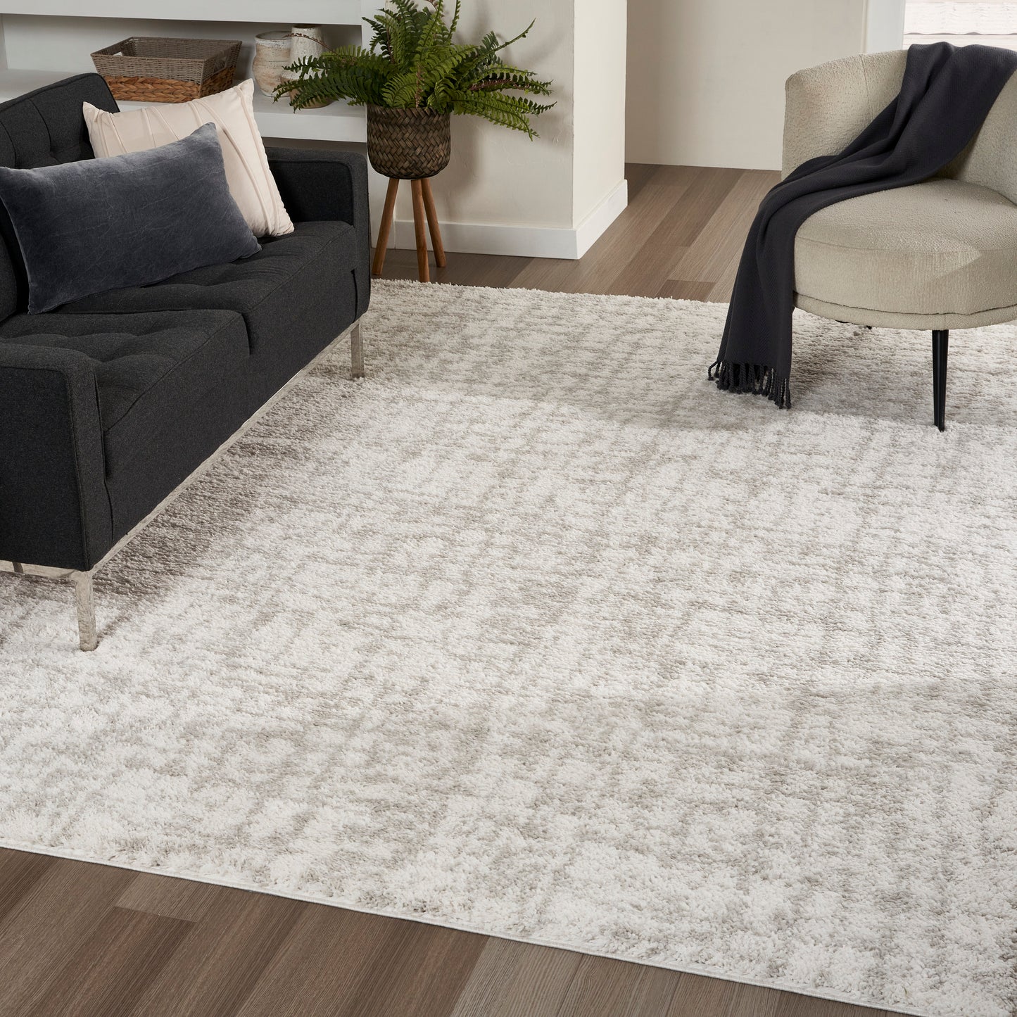 Nourison Modern Shag 7'10" x 9'10" Ivory Grey Modern Indoor Rug