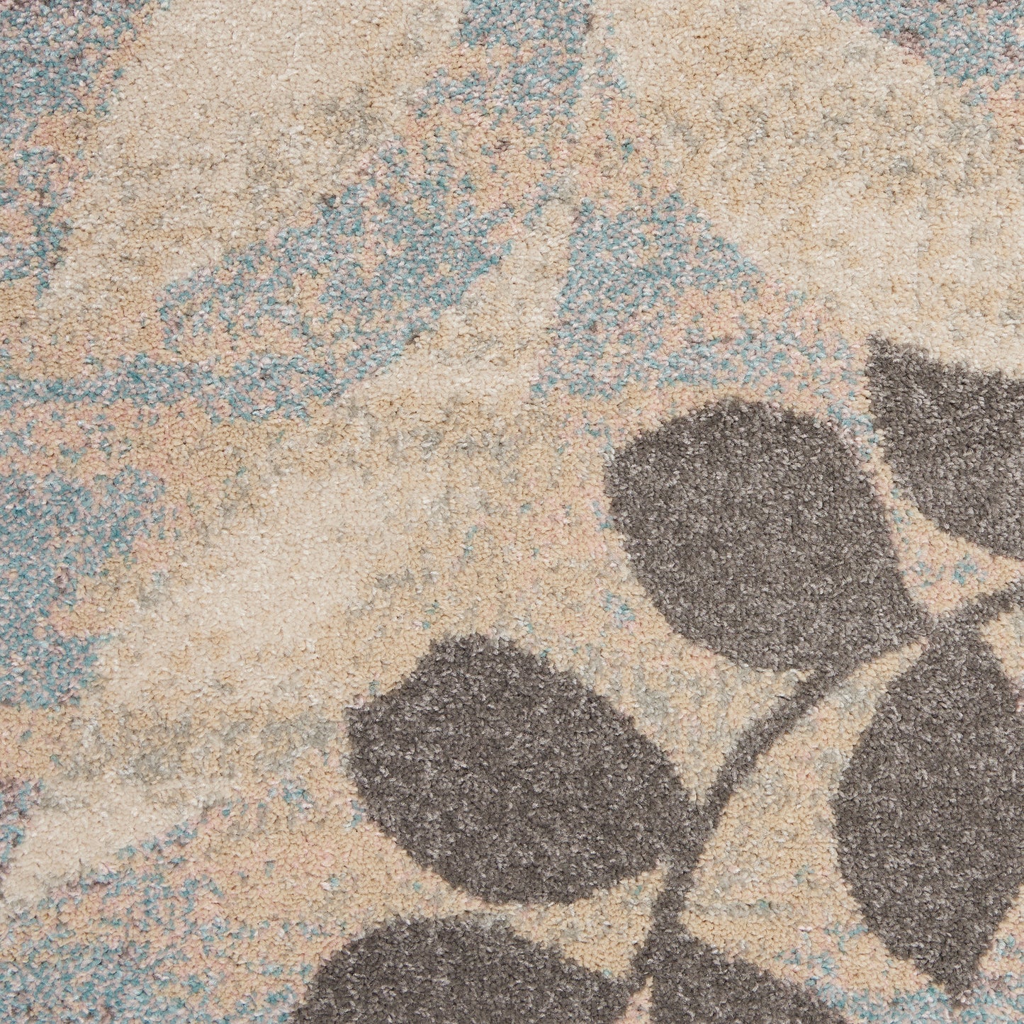 Nourison Tranquil 6' x 9' Ivory/Light Blue Farmhouse Indoor Rug