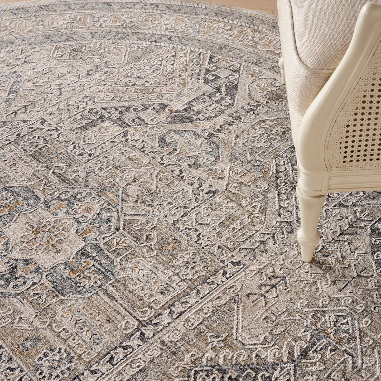 Nourison Lynx 7’10” x Round Ivory/Grey/Blue Vintage Indoor Rug