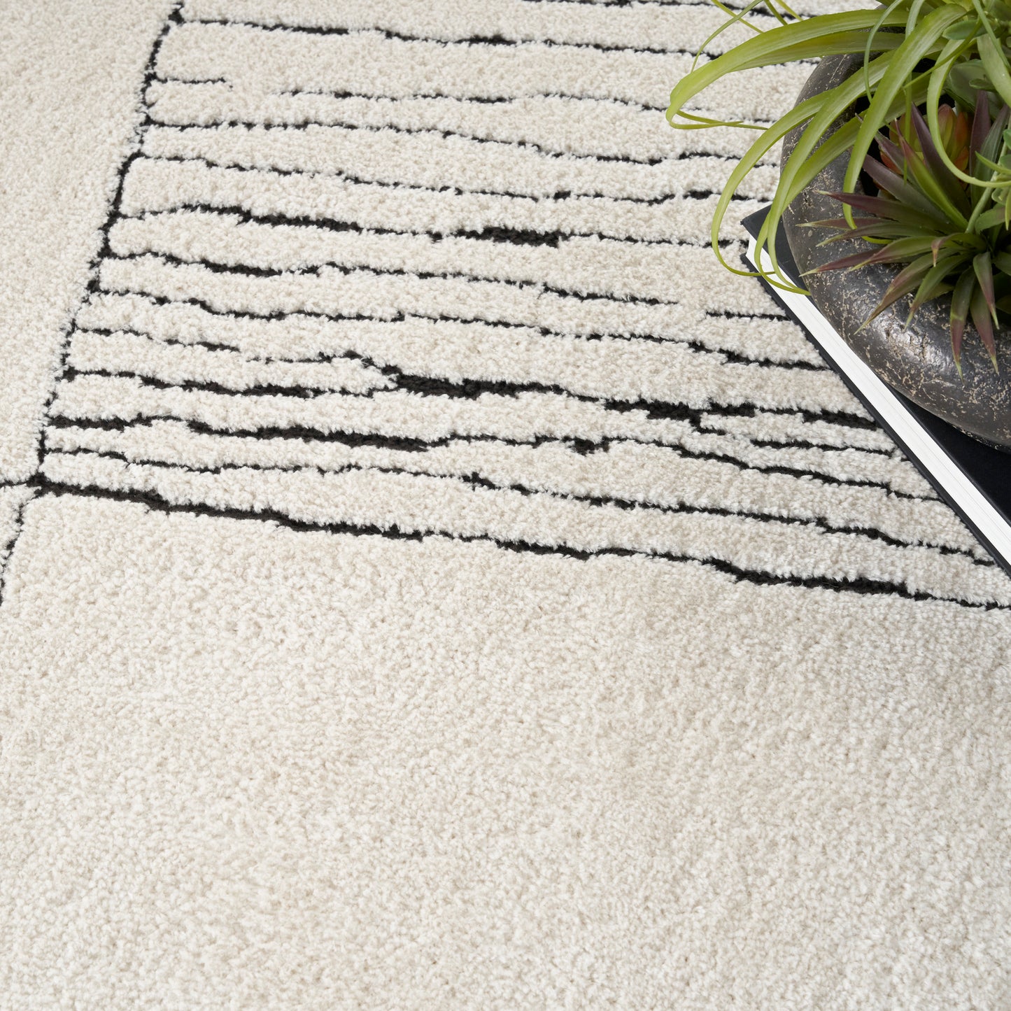 Nourison Modern Comfort 5'3" x 7' Ivory Black Scandinavian Indoor Rug