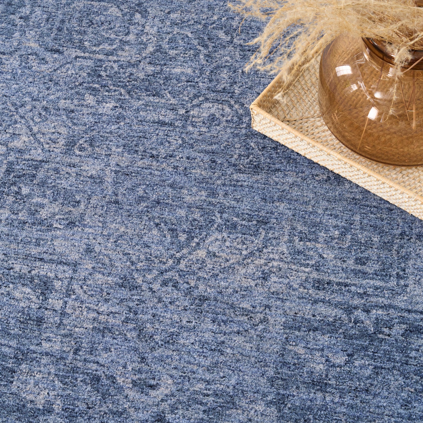 DKNY Pure Shades 4' x 6' Blue Vintage Indoor Rug