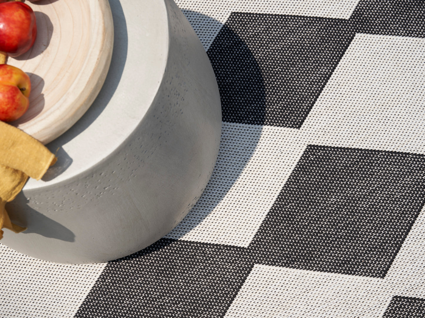 Nourison Positano 5' x 7' Black Modern Rug