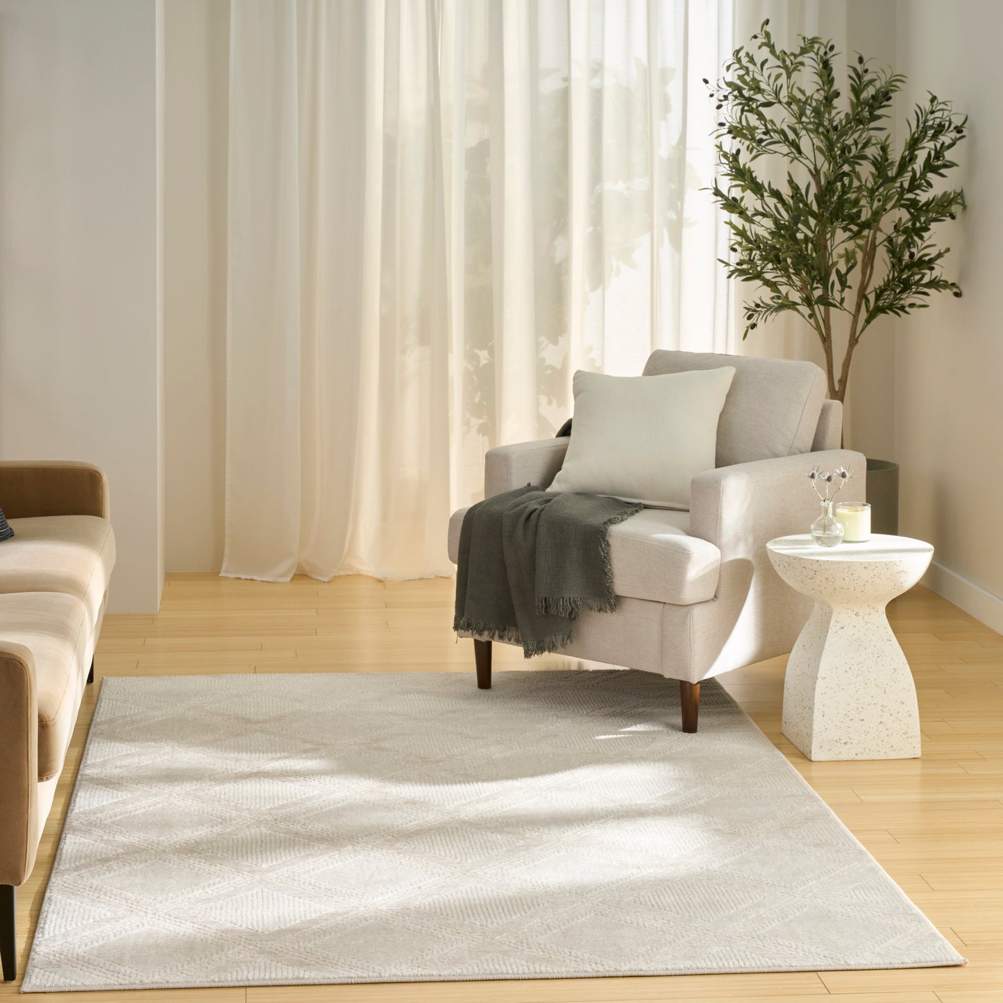 Nourison Serenity Home 6' x 9' Ivory Modern Indoor Rug