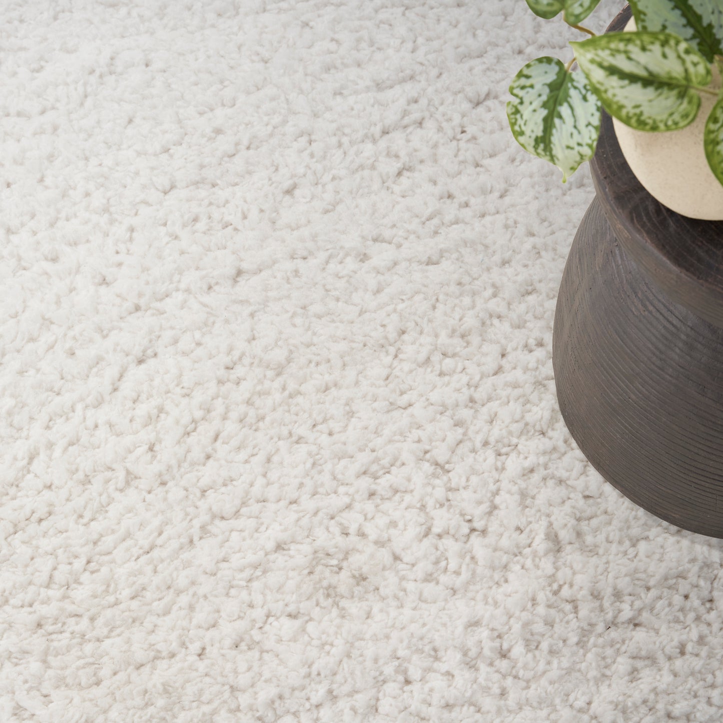 Nourison Modern Shag 5'3" x 7' Ivory Modern Indoor Rug