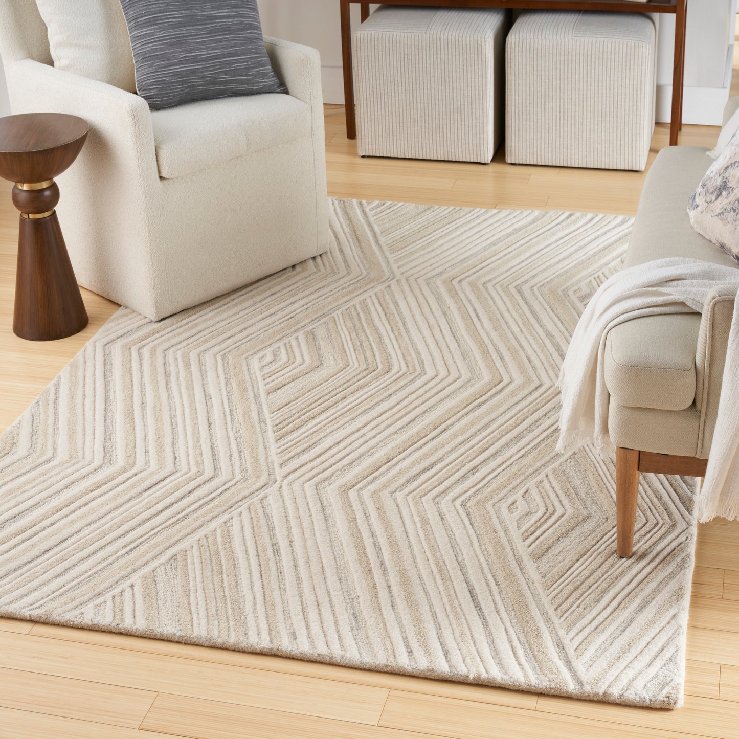 Nourison Graceful 3'9" x 5'9" Ivory Modern Indoor Rug