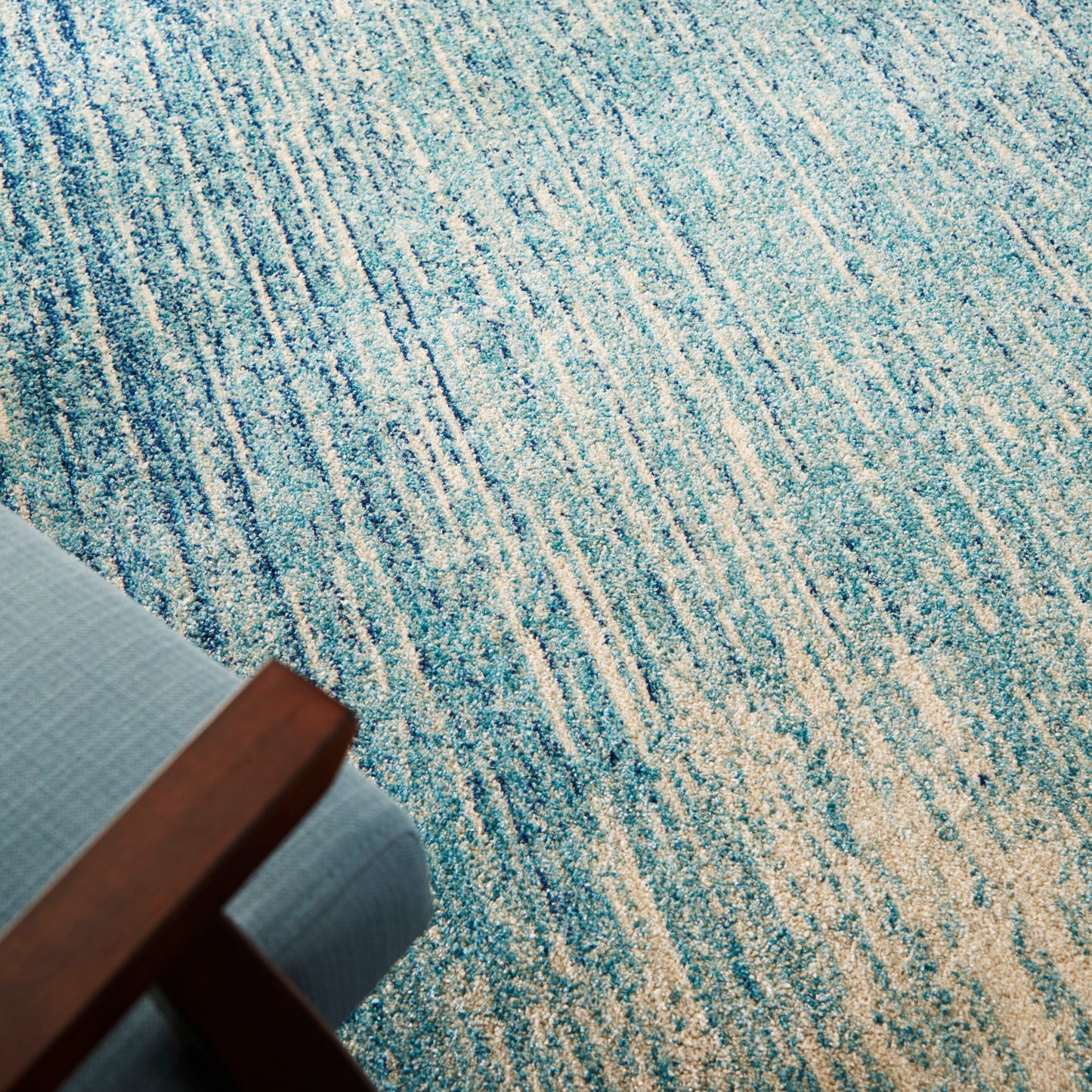Nourison Passion 3'9" x 5'9" Navy/Light Blue Modern Indoor Rug