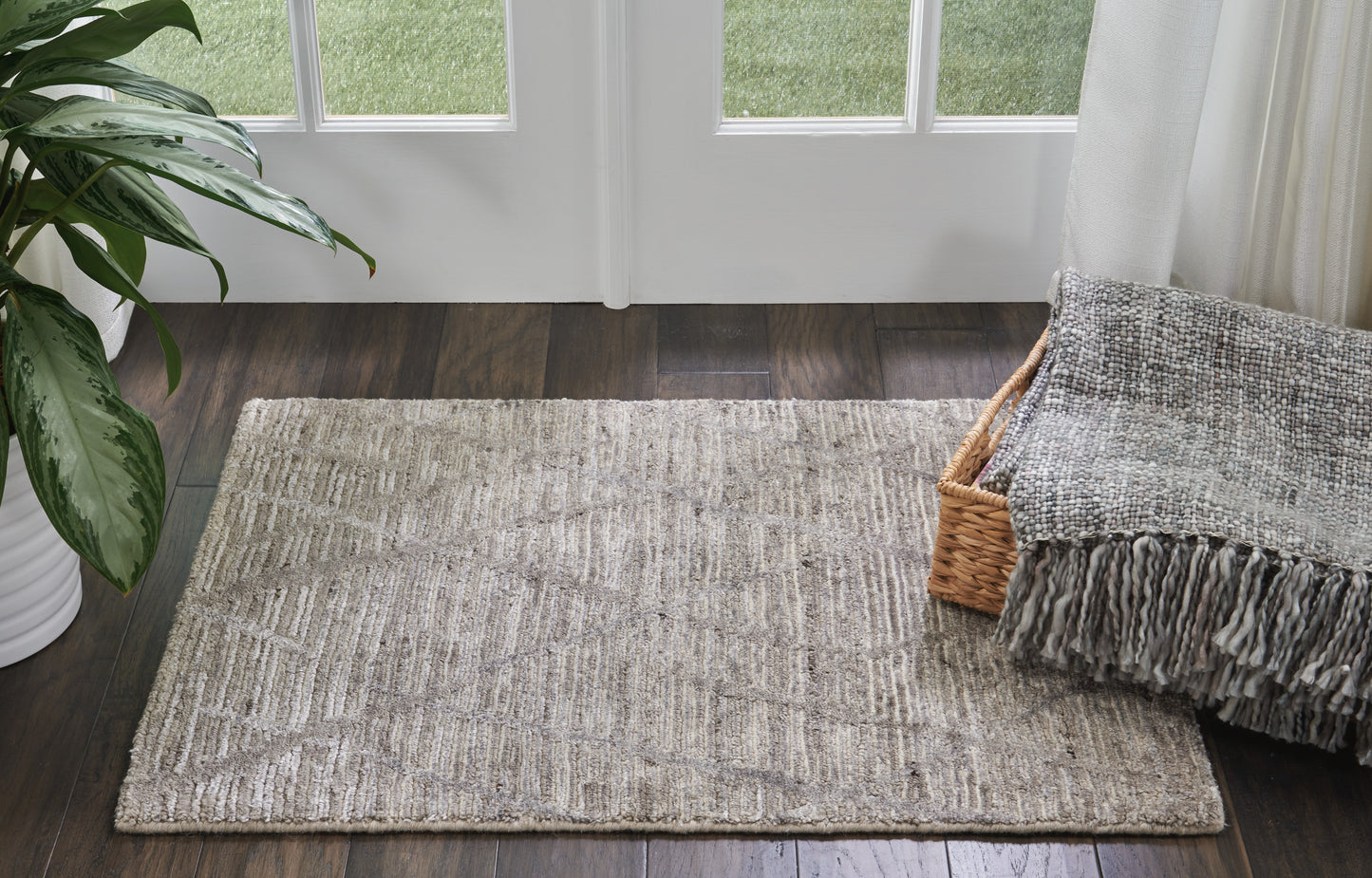 Nourison Ocean 2' x 3' Ash Modern Indoor Rug