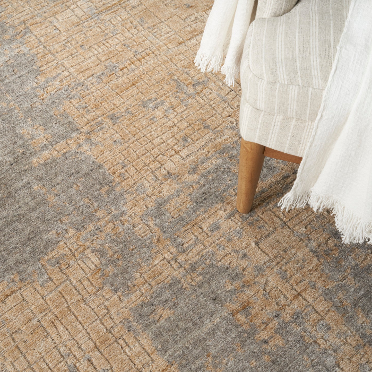 Nourison Harmony 7'9" x 9'9" Grey Gold Modern Indoor Rug